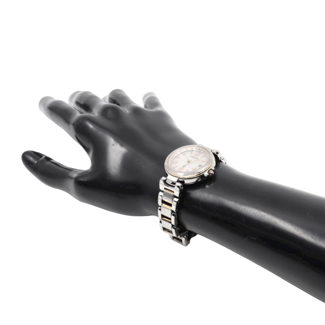 CITIZEN シチズン xC クロスシー エコドライブ 電波時計 腕時計 シルバー ローマンインデックス デイト レディース G11