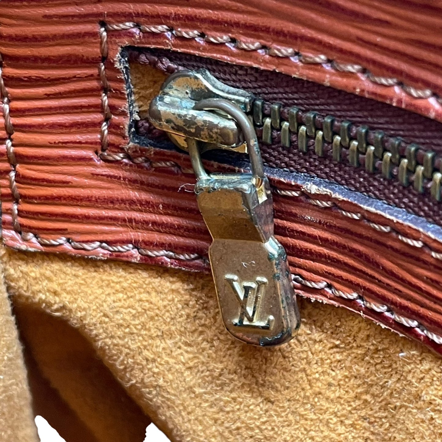 ルイヴィトン エピ プチノエ レディース ショルダーバッグ 巾着 レザー ブラウン ゴールド金具 ファスナーポケット F