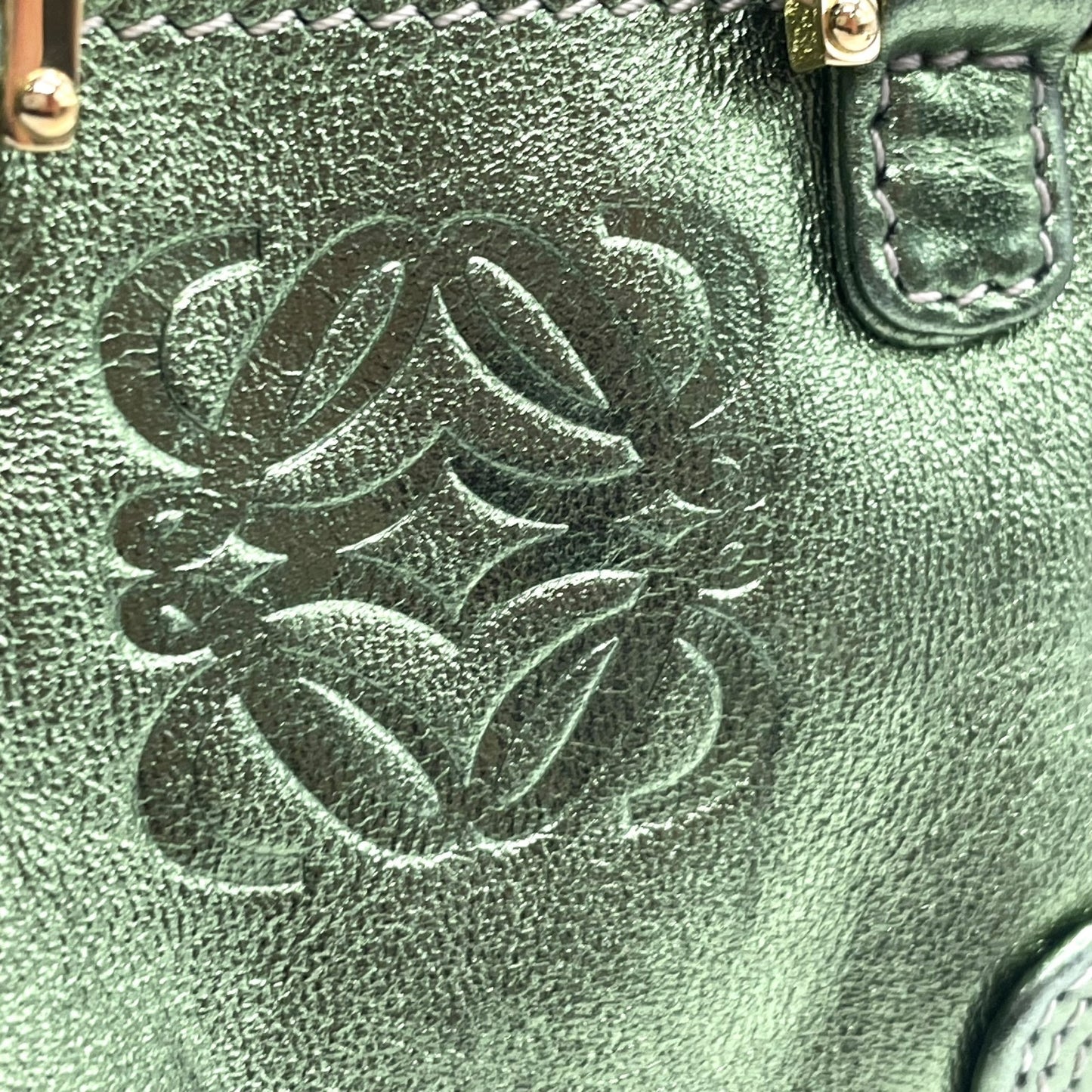 Authentic LOEWE Amazona Micro Mini Shoulder Bag Metallic Green Leather Anagram Logo Crossbody Gold Hardware Vintage Women's