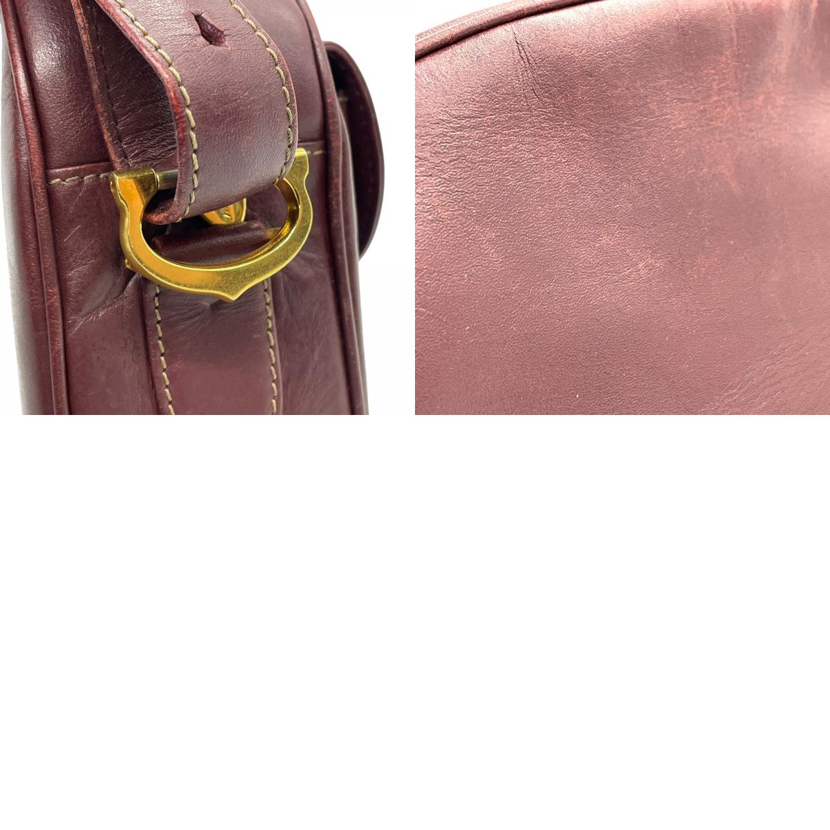 美品 Cartier カルティエ マストライン ショルダーバッグ 赤 ボルドー ワインレッド レザー ゴールド金具 ロゴ 2Cモチーフ カメラバッグ 斜め掛け可 レディース Z1