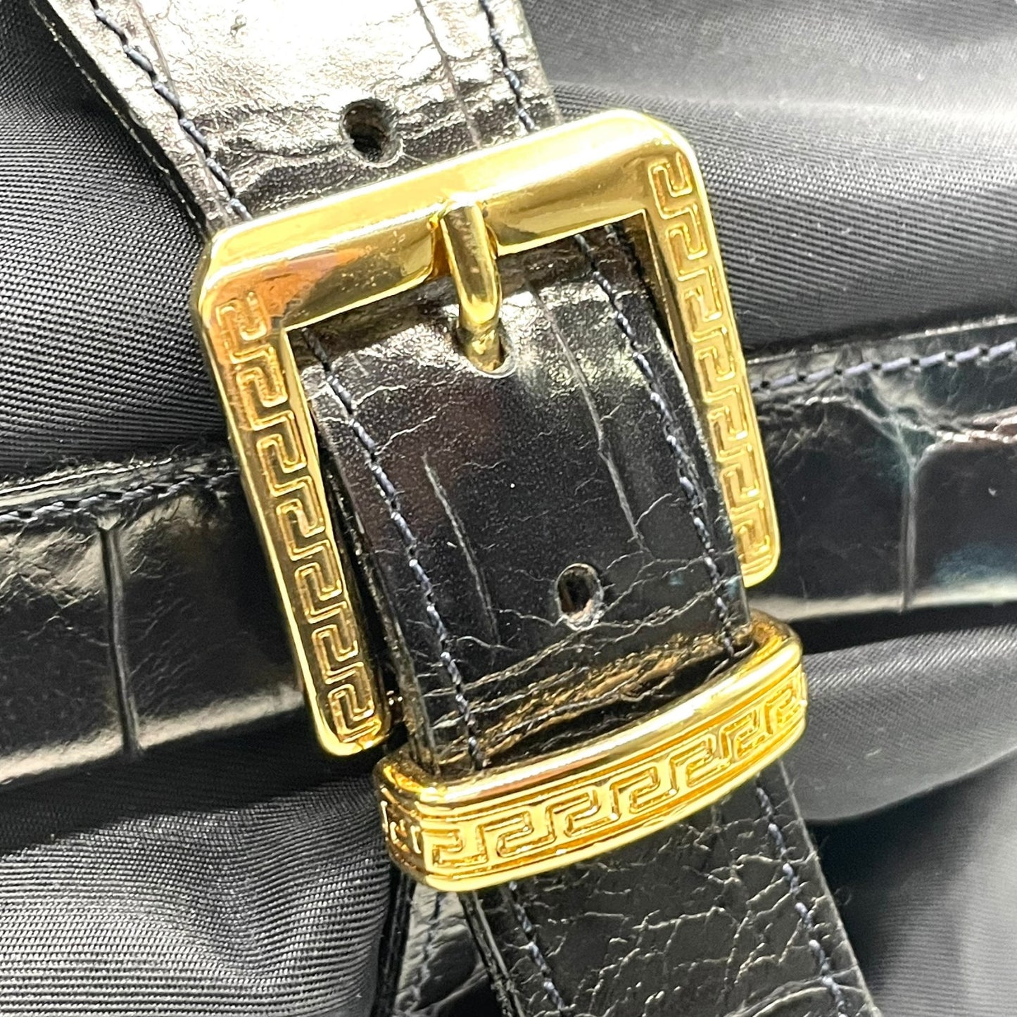 美品 GIANNNI VERSACE ジャンニヴェルサーチェ ショルダーバッグ ボストンバッグ メデューサ ブラック 黒 ナイロン×エンボスレザー ゴールド金具 ユニセックス A4