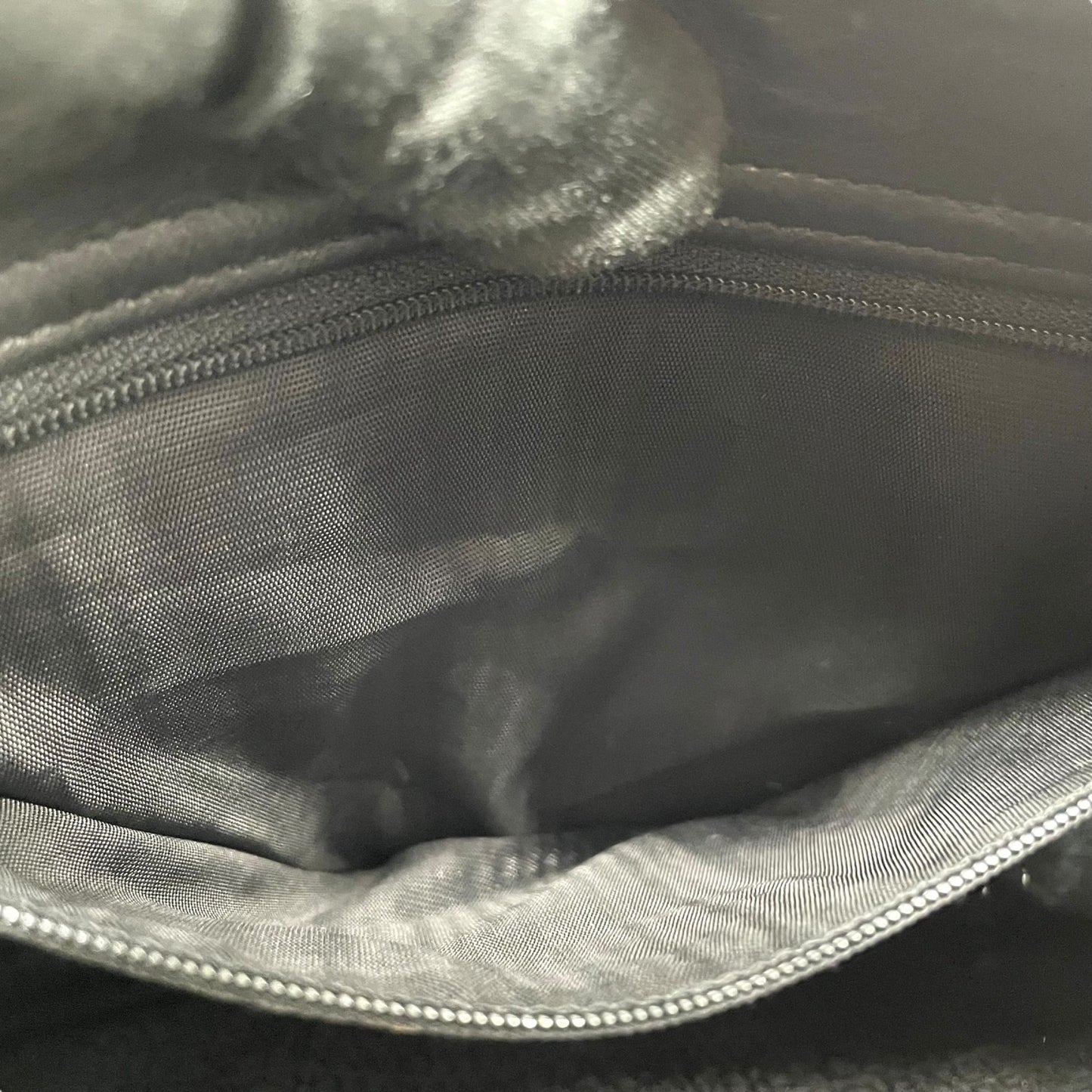 GIANNI VERSACE ジャンニ ヴェルサーチ ワンショルダー ショルダーバッグ メデューサ レザー 黒 ブラック ゴールド金具 肩掛け可 ファスナー開閉 レディース ヴィンテージ Z3