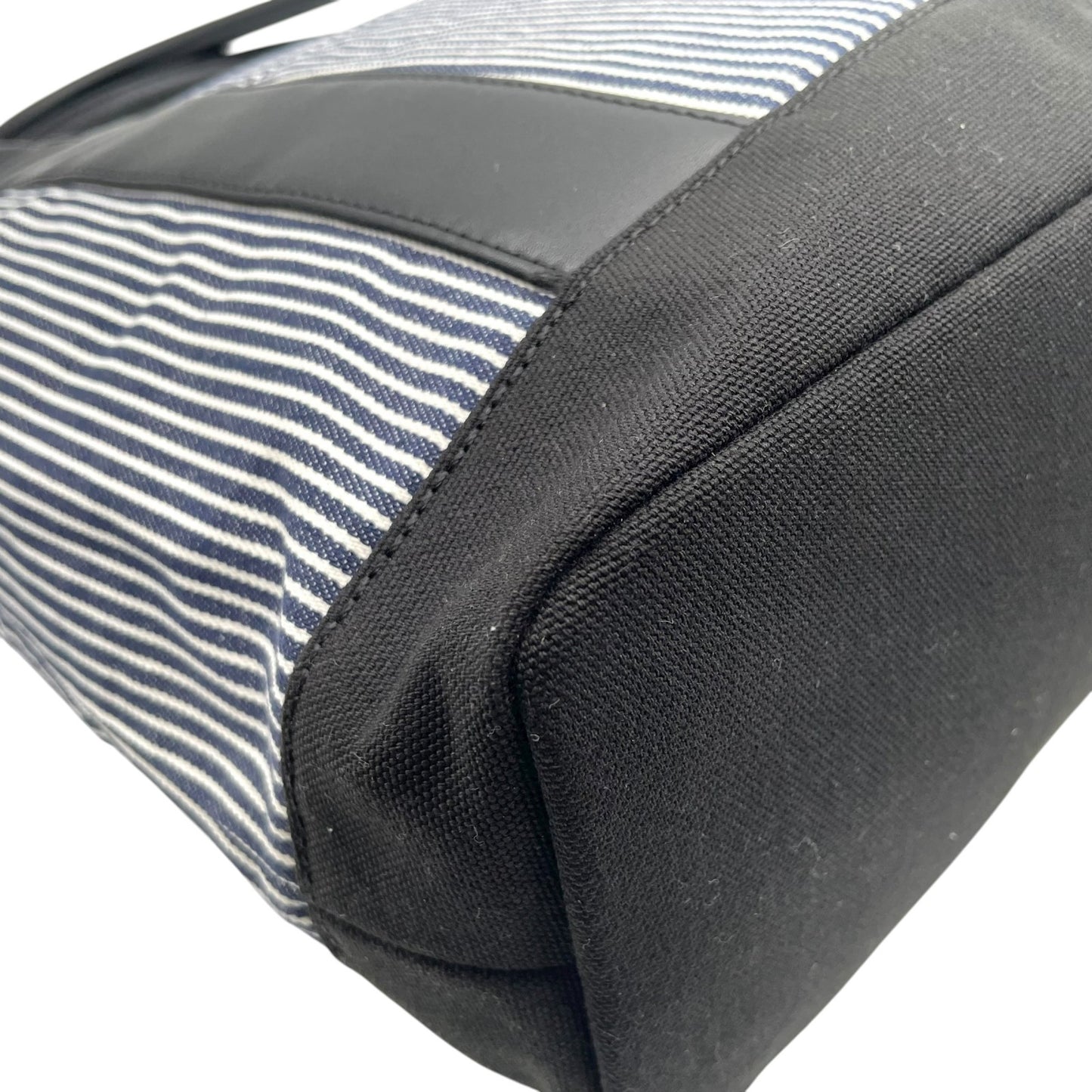 マリークヮント MARY QUANT トートバッグ ストライプ デイジー 花モチーフ ショルダー付き 2WAY 黒 ブラック ホワイト T3