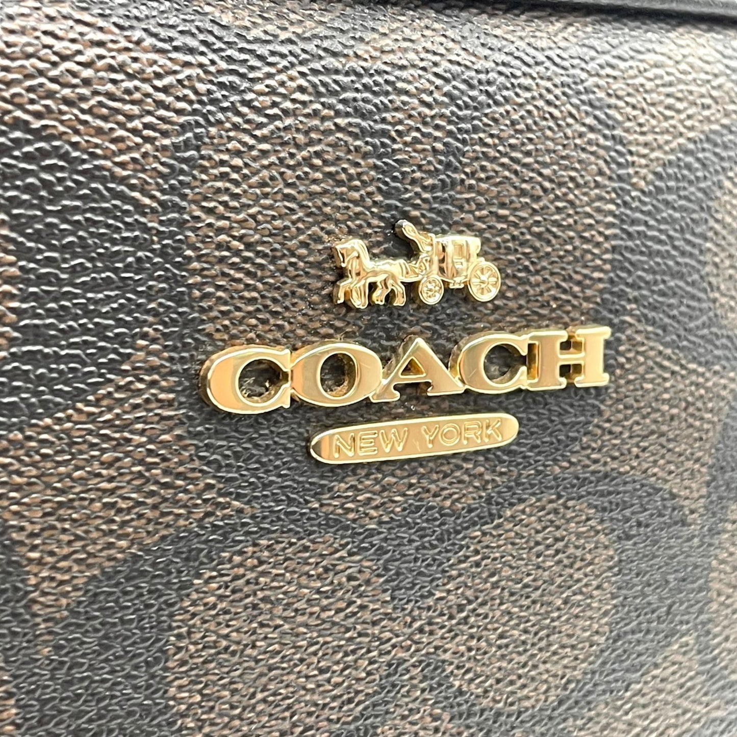 美品 コーチ COACH シグネチャー PVC レザー クロスボディ カメラバッグ ショルダーバッグ C9926 茶色 ブラウン 黒 ブラック ゴールド金具 金金具 ミニバッグ 1
