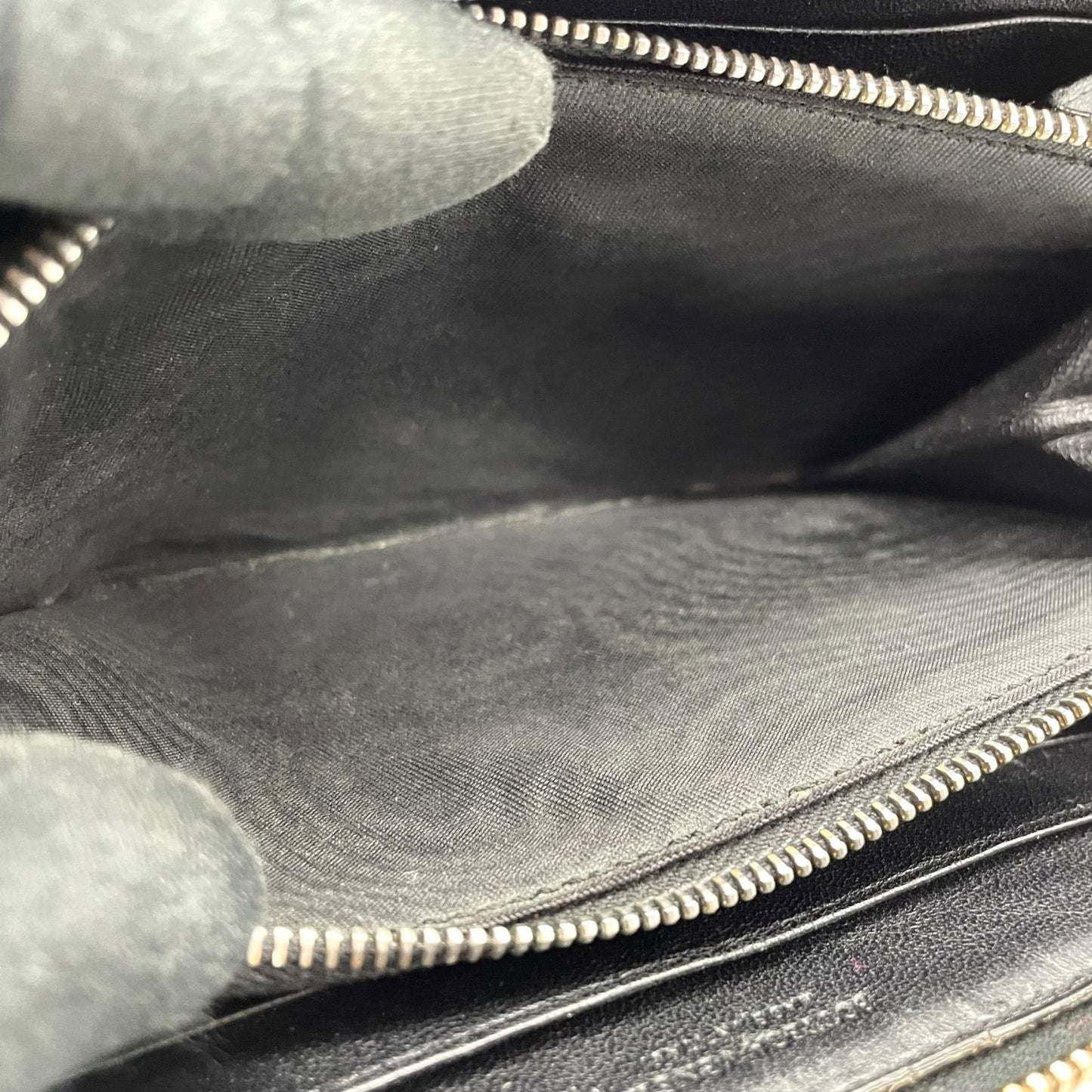 ボッテガヴェネタ BOTTEGA VENETA 長財布 イントレチャート ラウンドファスナー 黒 ブラック レザー ゴールド金具 メンズ レディース M5