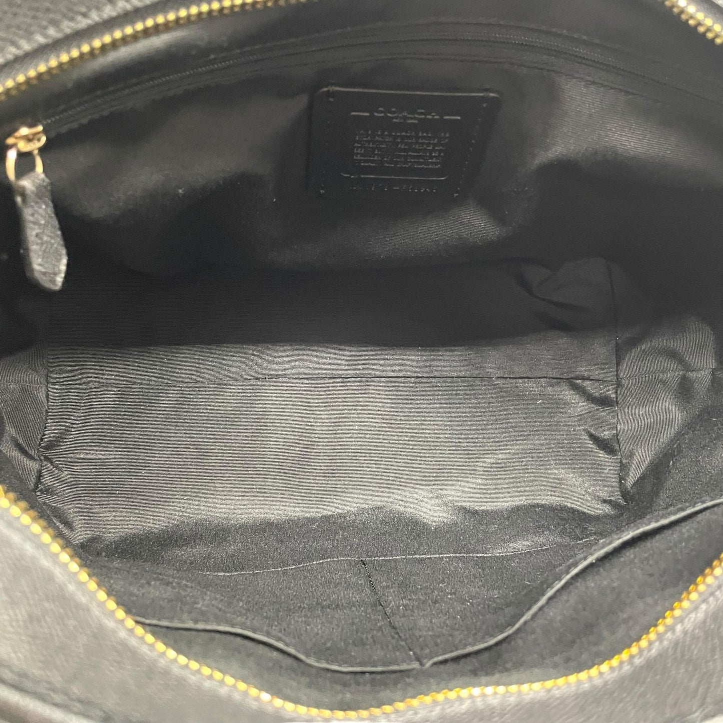 美品 COACH コーチ シティ トートバッグ ブラック 黒 PVC ロゴ ゴールド金具 肩掛け可 A4収納可 大容量 ビジネストート 通勤 レディース E8