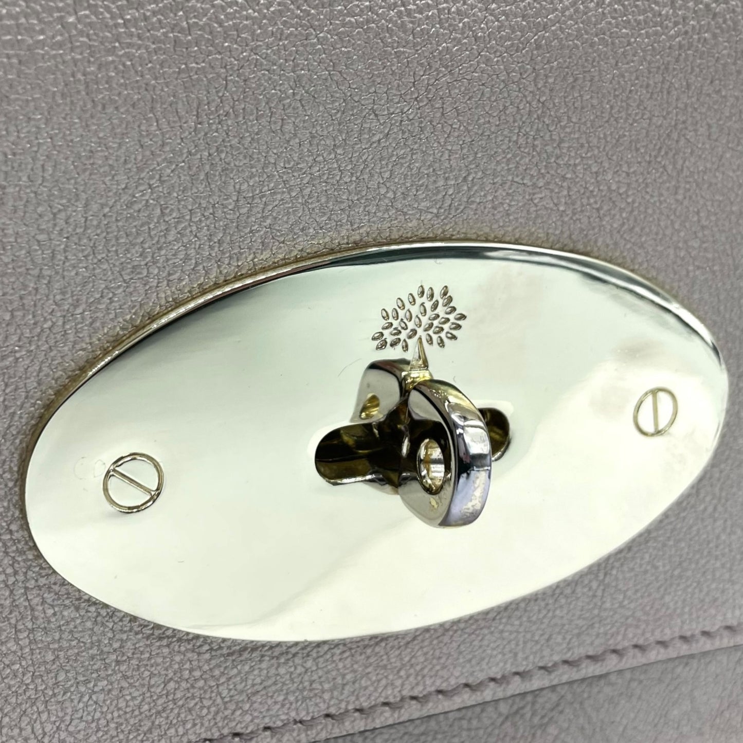 美品 マルベリー mulberry ベイズウォーター ハンドバッグ レザー 本革 ゴールドカラー ベージュ ゴールド金具 レディース フラップ ターンロック クラシック 通勤 通学 K12