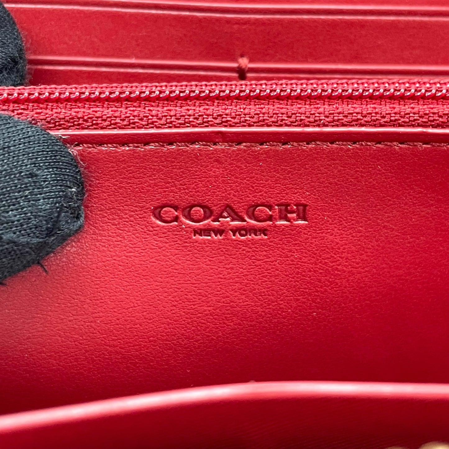 極美品 COACH コーチ シグネチャー 長財布 ラウンドファスナー 茶 ダークブラウン 赤 レッド 54630 IML72 ゴールド金具 PVC レザー ロゴ レディース W1