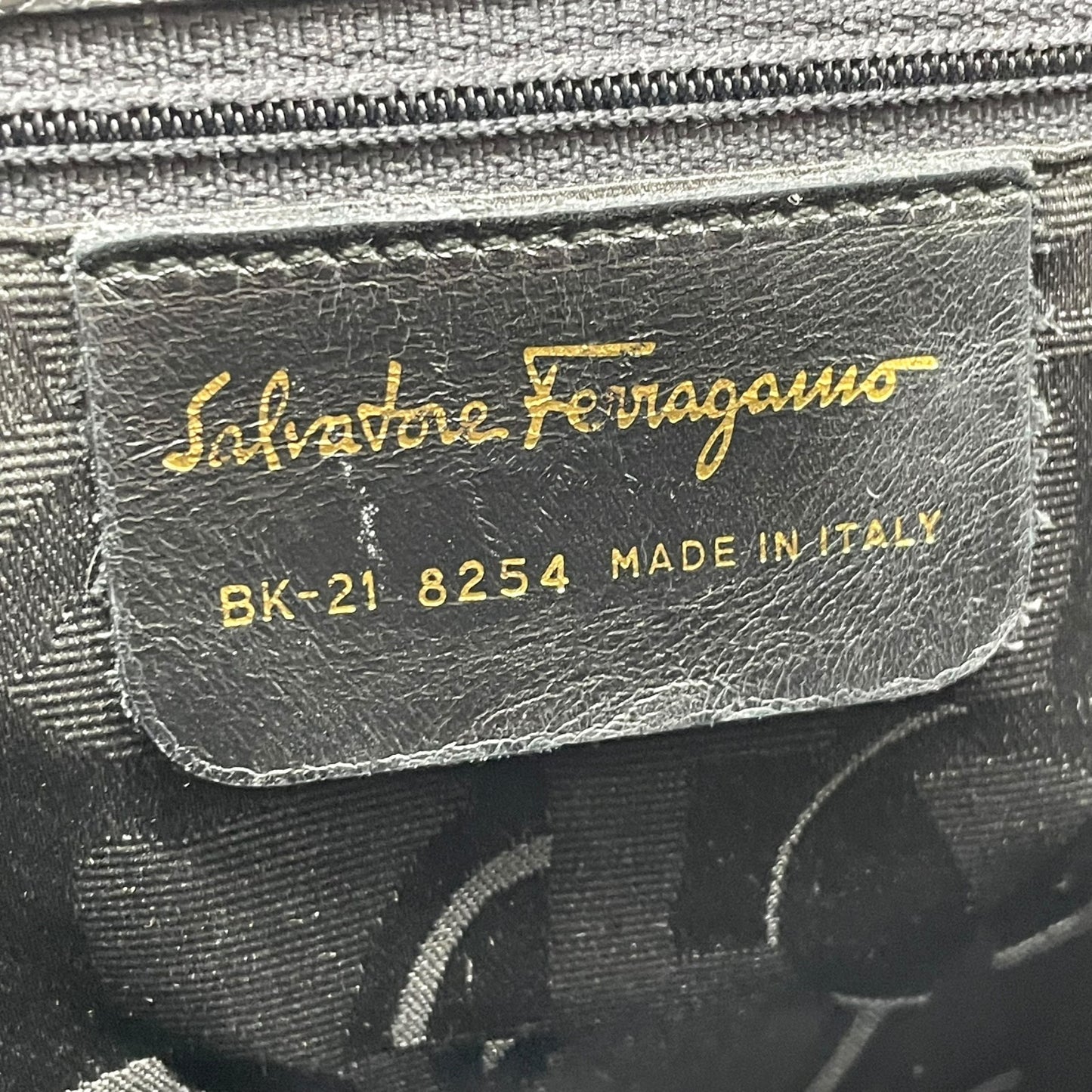 Salvatore Ferragamo フェラガモ ヴァラリボン トートバッグ ワンショルダー レザー トカゲ型押し 黒 ブラック ゴールド金具 肩掛け可 サルヴァトーレフェラガモ レディース E