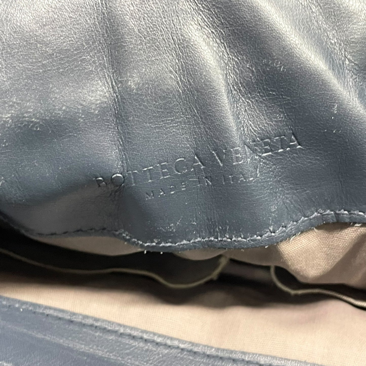 Authentic BOTTEGA VENETA Intrecciato Leather Shoulder Messenger Bag Navy Unisex