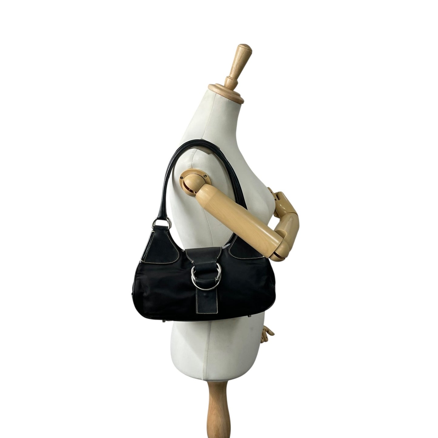 PRADA プラダ ワンショルダーバッグ ショルダーバッグ 黒 ブラック 肩掛け シルバー金具 ベルトデザイン フラップ ナイロン×レザー 三角ロゴ トライアングルロゴ ヴィンテージ テスート D1