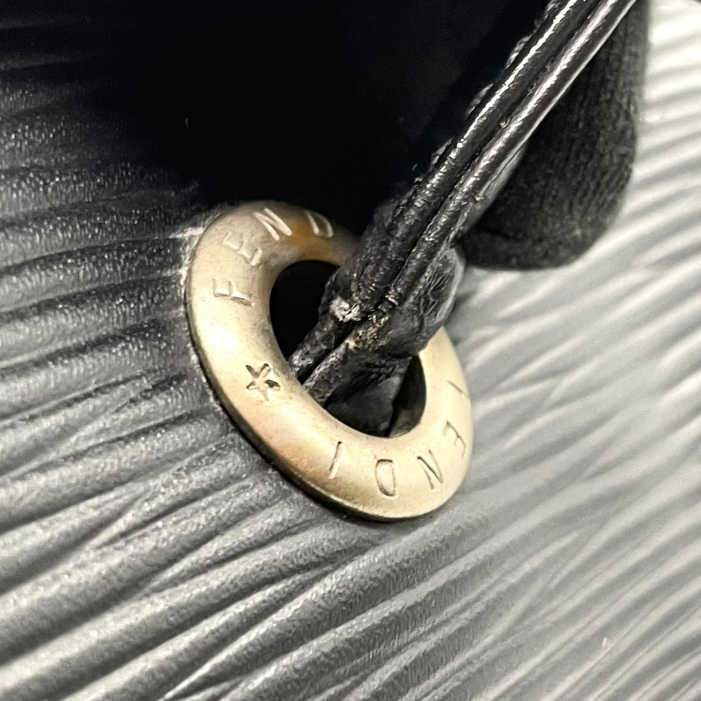 FENDI フェンディ トートバッグ ショルダーバッグ ワンショルダー 黒 ブラック エピレザー ロゴ型押し シルバー金具 FFロゴ 大容量 ヴィンテージ オールド C