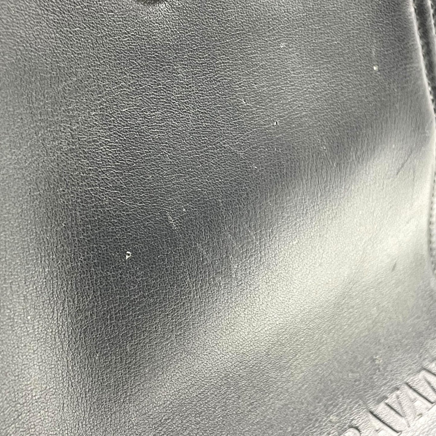 VALENTINO GARAVANI ヴァレンティノ ガラヴァーニ リュックサック バックパック フラップ付き 本革 レザー ブラック ロゴ メンズ レディース K5