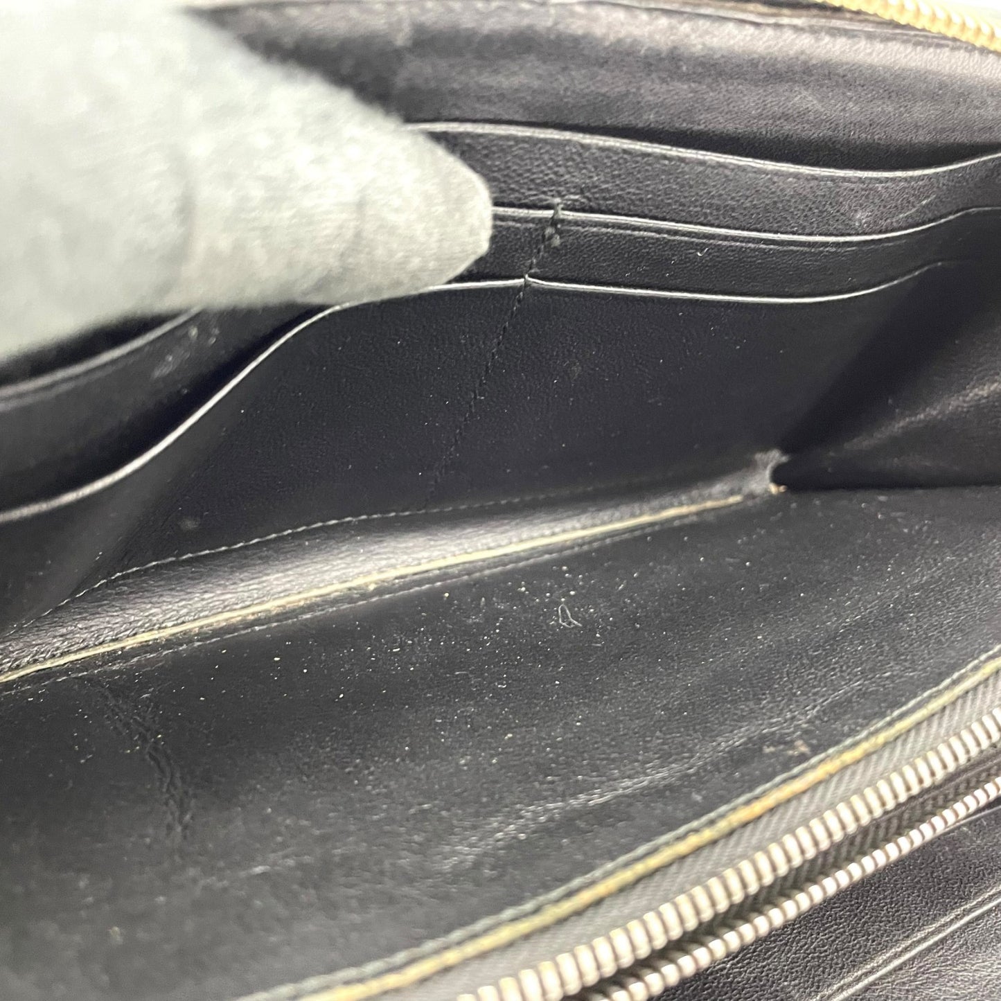 ボッテガヴェネタ BOTTEGA VENETA 長財布 イントレチャート ラウンドファスナー 黒 ブラック レザー ゴールド金具 メンズ レディース M5