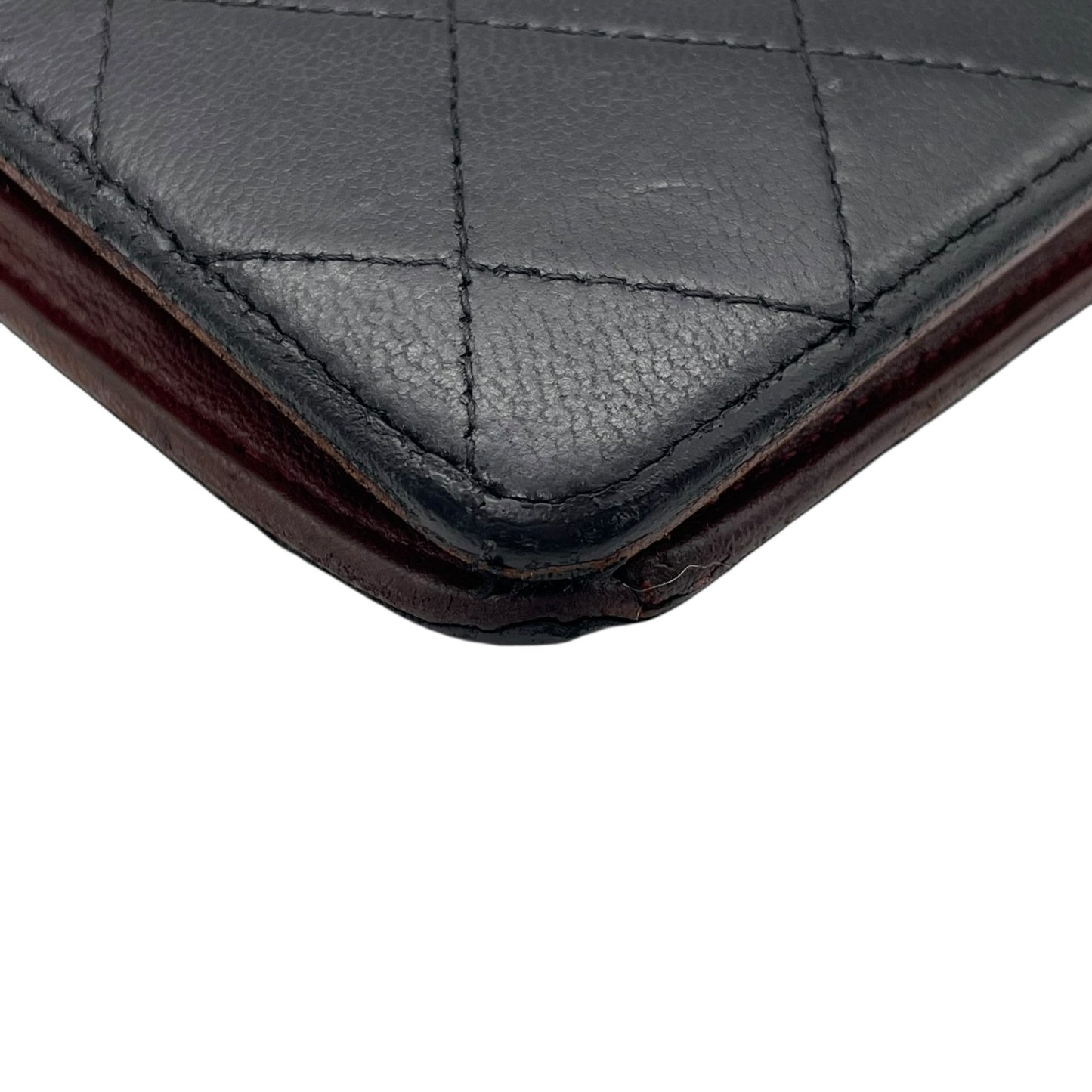 CHANEL シャネル 二つ折り 長財布 マトラッセ 黒 ブラック 茶 ブラウン レザー キャビアスキン ココマーク シルバー金具 レディース W4