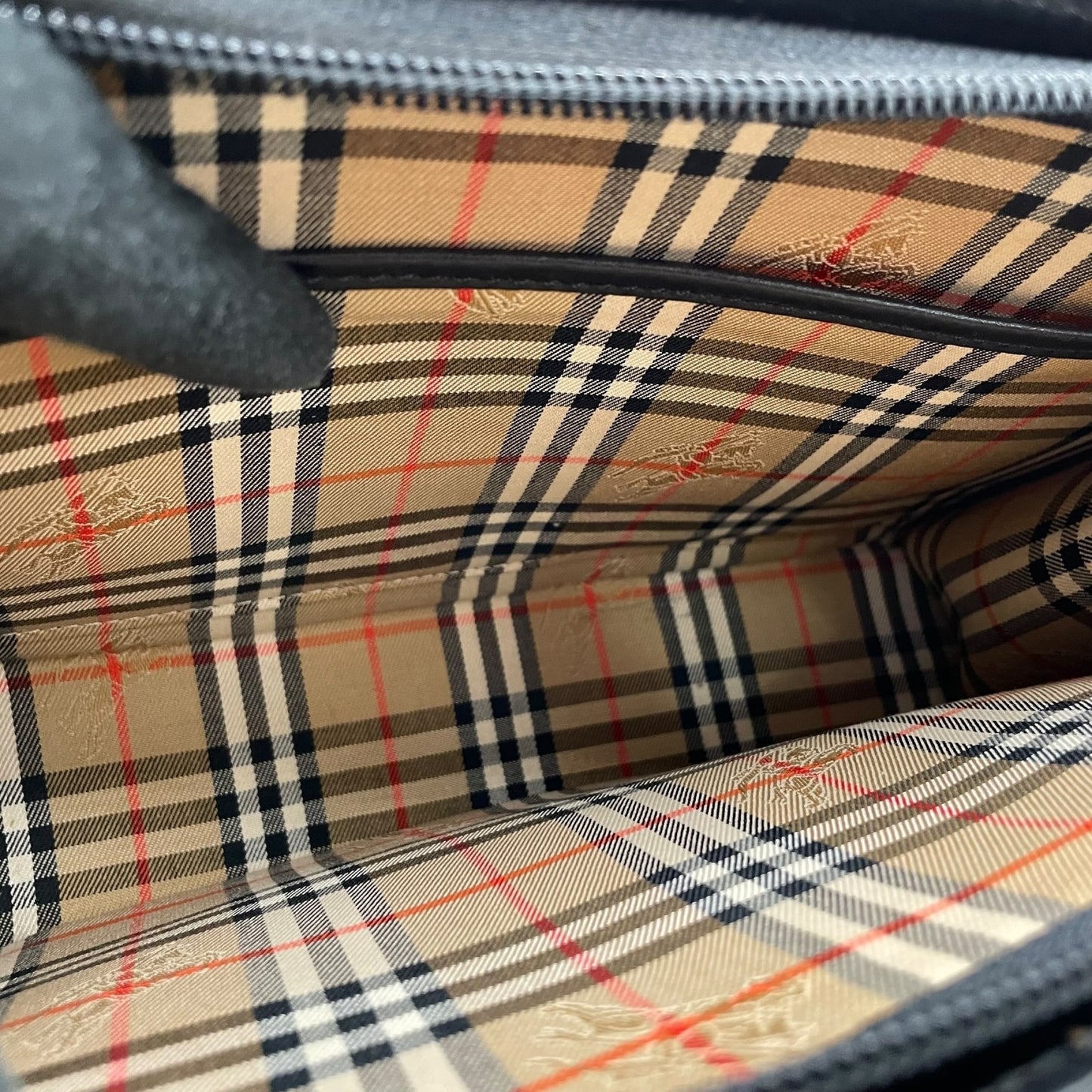 Authentic BURBERRY Black Leather Clutch Bag Nova Check Interior Horse Logo