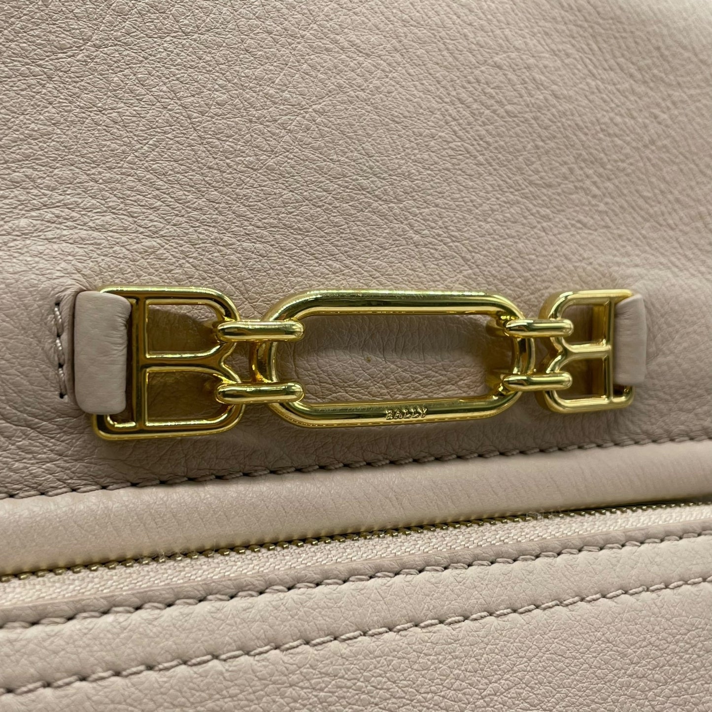 未使用品 BALLY バリー リュックサック バックパック ピンクベージュ レザー チェーン ゴールド金具 VALMA レディース ギャランティカード付き Q