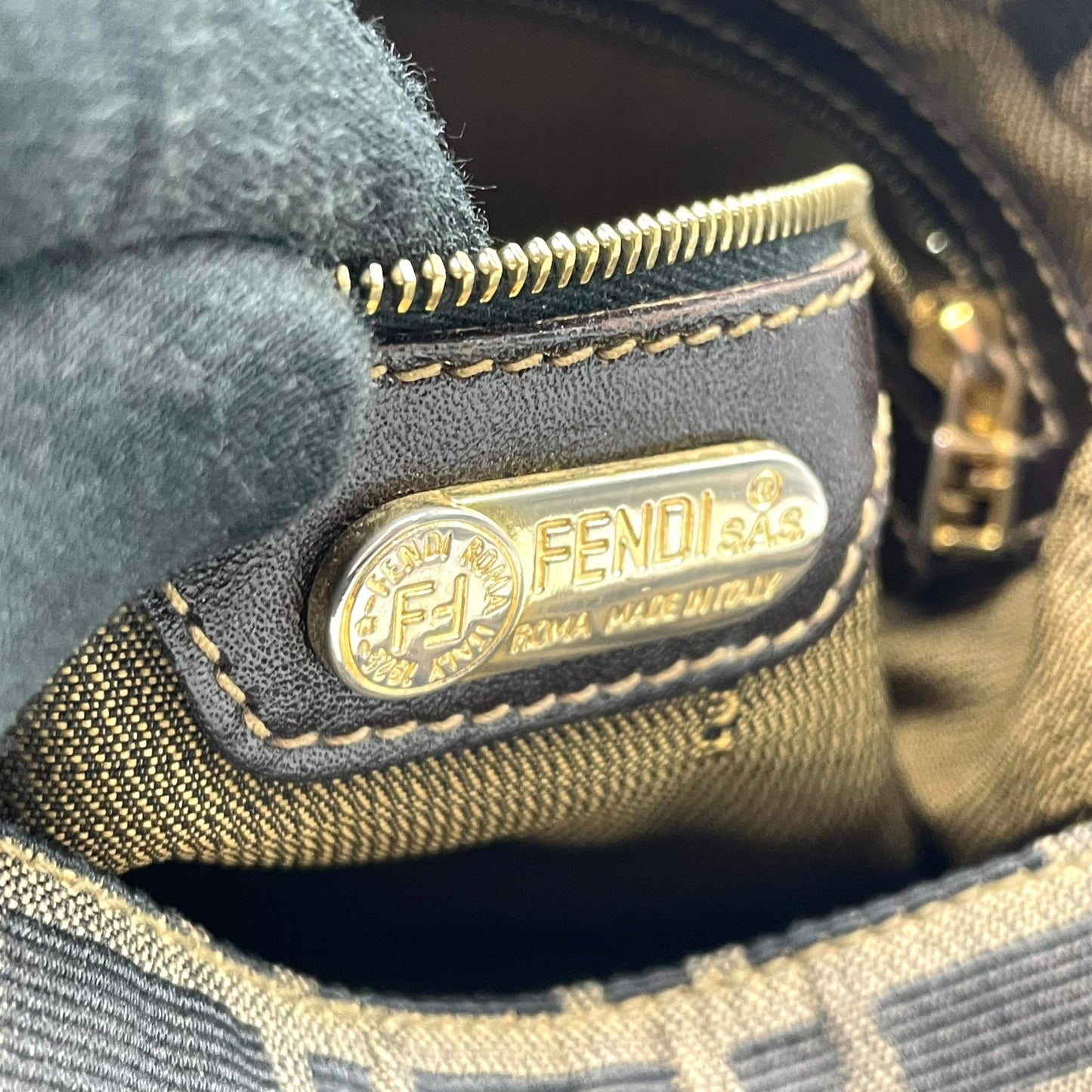 美品 フェンディ FENDI マンマバケット ショルダーバッグ ズッカ柄 ブラウン 茶色 キャンバス×レザー FFロゴ金具 金金具 ビンテージ レディース C7