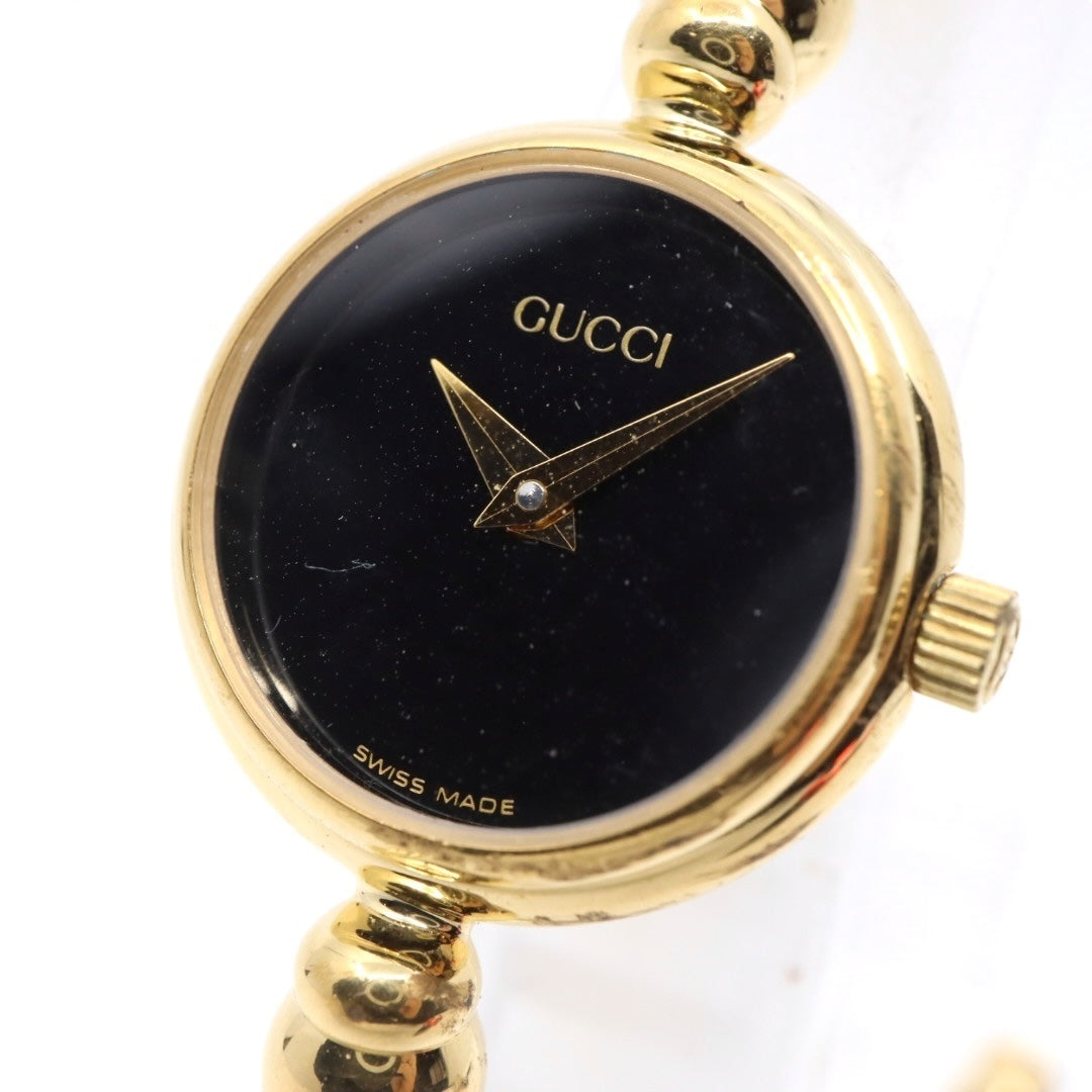 美品 電池交換済 グッチ GUCCI 2700.2.L 腕時計 レディースウォッチ バングルウォッチ ワイヤーブレスレット クォーツ ゴールド ブラック文字盤 アナログ ヴィンテージ ビンテージ エレガント クラシック ドレスウォッチ 稼働品 G3
