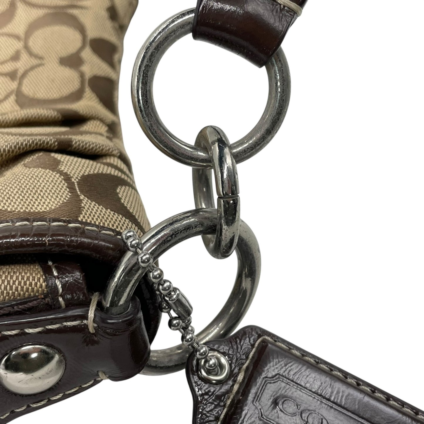 COACH コーチ ソーホー シグネチャー ワンショルダーバッグ 茶 ブラウン ベージュ キャンバス パテントレザー シルバー金具 フラップ ベルト ホーボー 肩掛け可 レディース S6