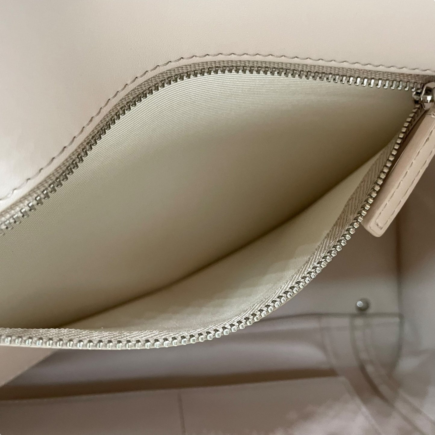 美品 23区 トートバッグ ピンクベージュ レザー シルバー金具 肩掛け可 A4収納可 Vingt-trois arrondissements レディース Q