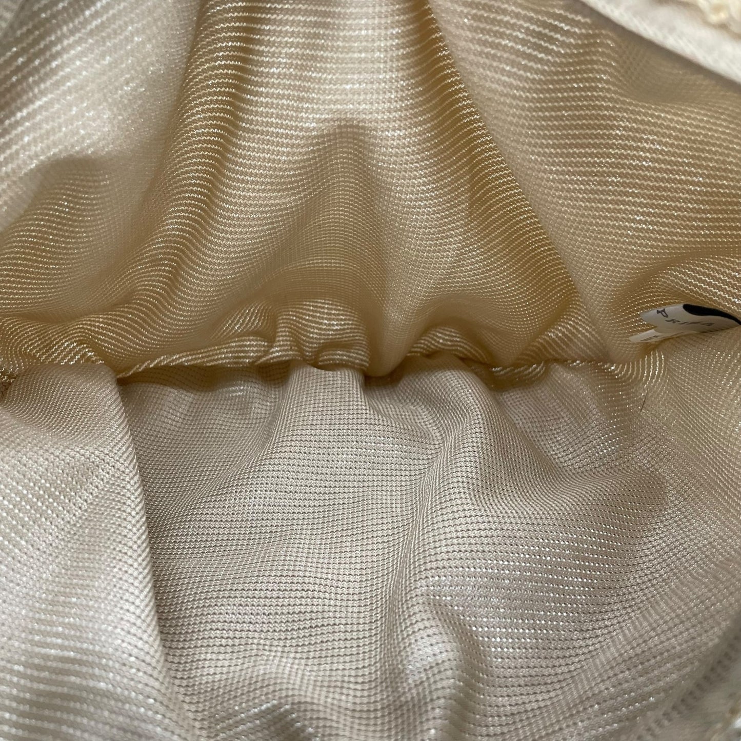 美品 アンテプリマ ANTEPRIMA ワイヤーバッグ ハンドバッグ チェーンストラップ ゴールド ベージュ 半月型 ハーフムーン 手提げ レディース E6