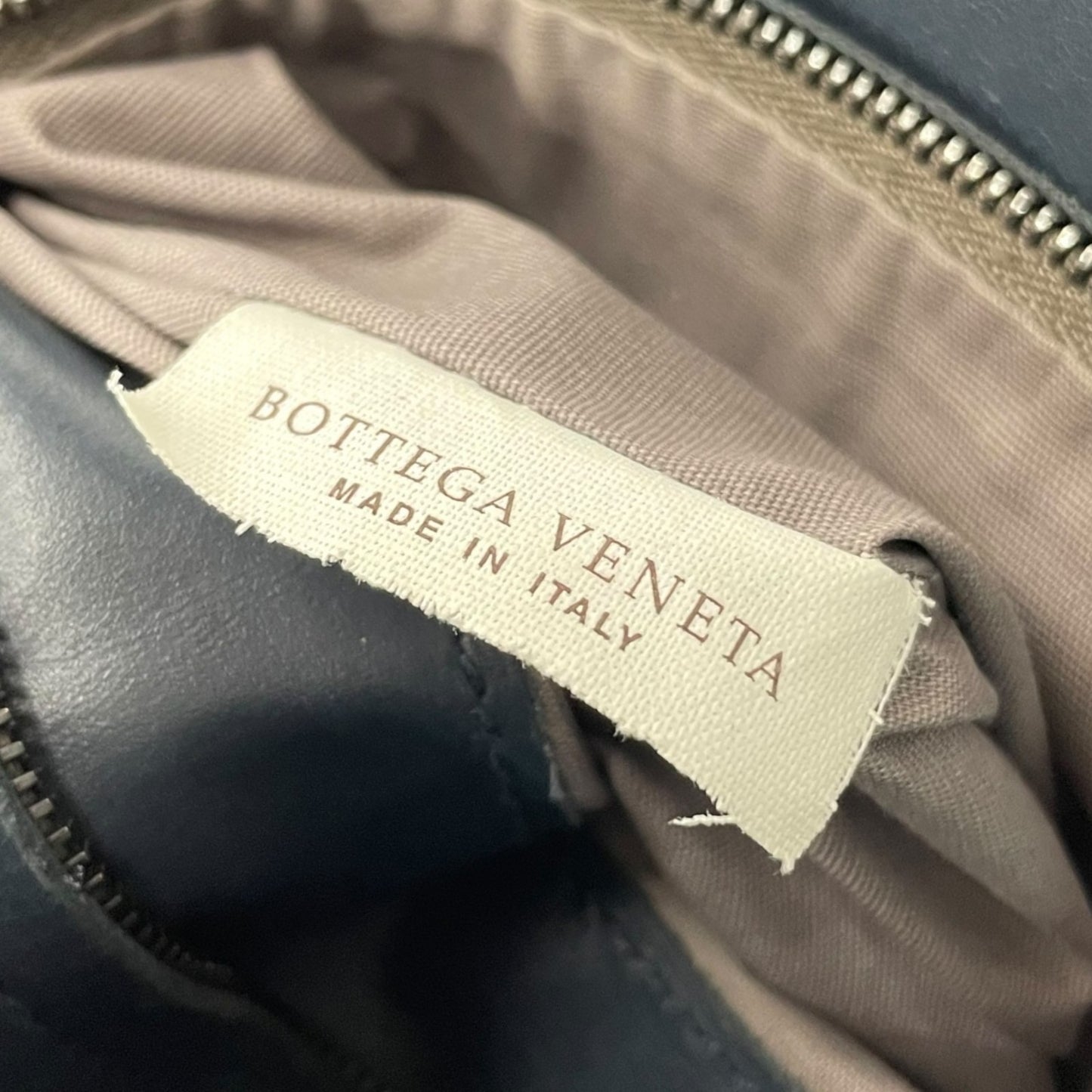 Authentic BOTTEGA VENETA Intrecciato Leather Shoulder Messenger Bag Navy Unisex