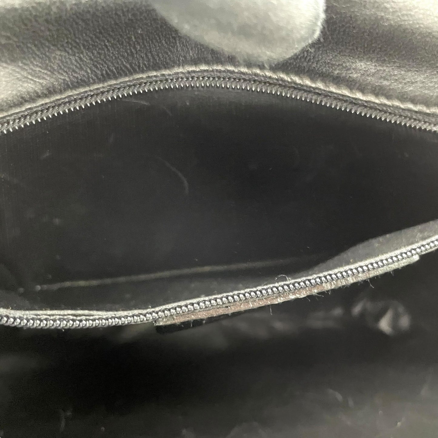 Salvatore Ferragamo フェラガモ ショルダーバッグ ブラック レザー ゴールド金具 斜め掛け可 ヴィンテージ レディース B