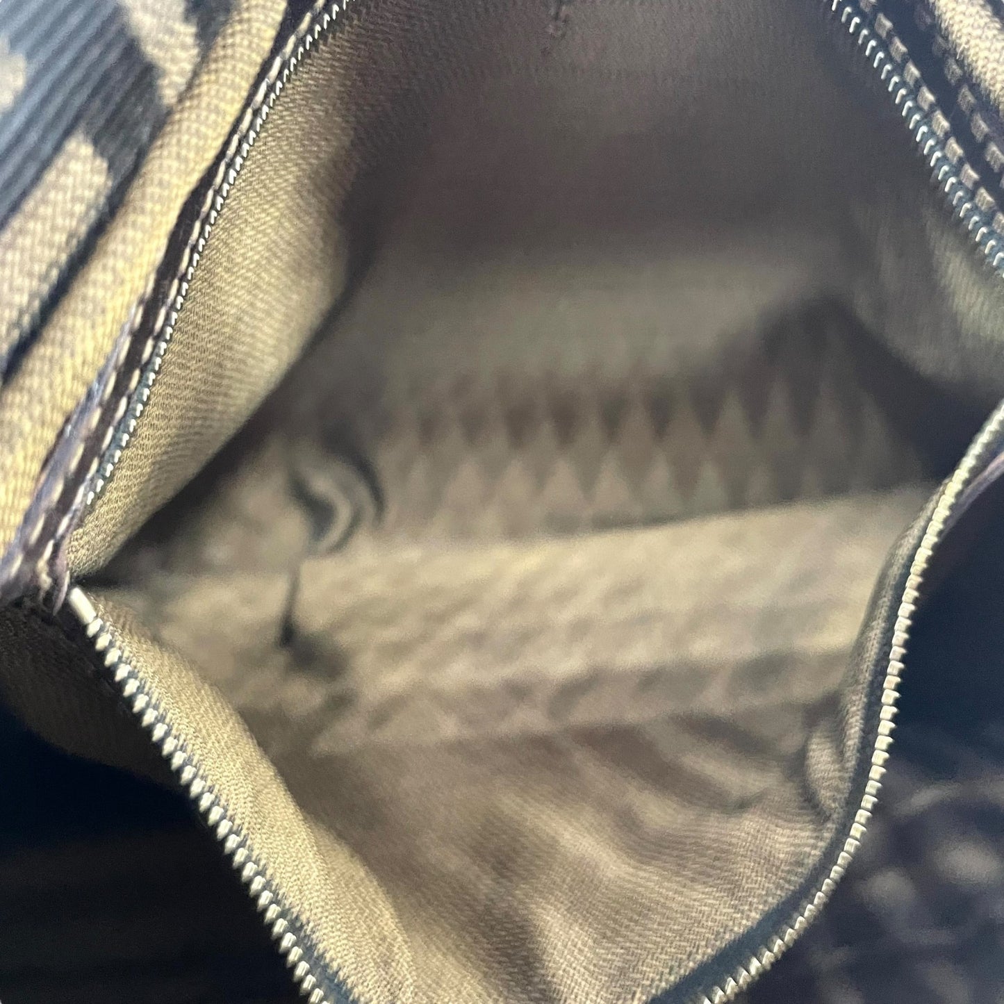 美品 フェンディ FENDI マンマバケット ショルダーバッグ ズッカ柄 ブラウン 茶色 キャンバス×レザー FFロゴ金具 金金具 ビンテージ レディース C7