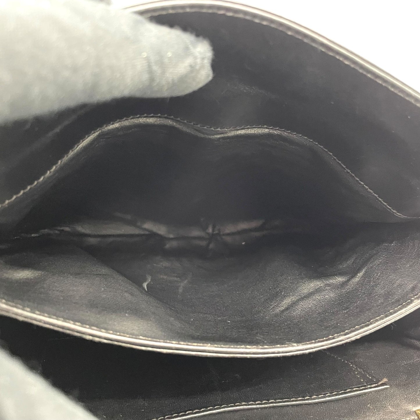 美品 バリー BALLY ショルダーバッグ ワンショルダー ハンドバッグ 2WAY レザー 黒 ブラック 金金具 ゴールド金具 トライアングルロゴ フラップ ヴィンテージ D4