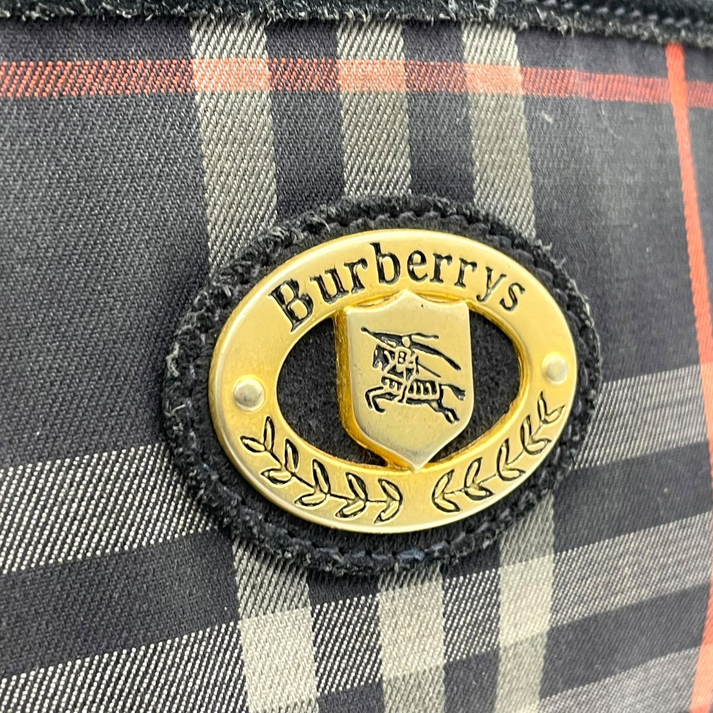 バーバリーズ Burberrys ノバチェック ショルダーバッグ ネイビー 紺 ゴールド金具 ヴィンテージ ロゴエンブレム B3