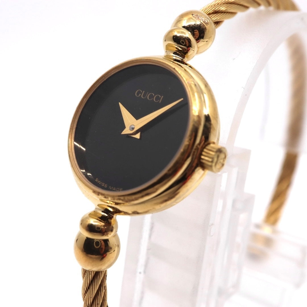 美品 電池交換済 グッチ GUCCI 2700.2.L 腕時計 レディースウォッチ バングルウォッチ ワイヤーブレスレット クォーツ ゴールド ブラック文字盤 アナログ ヴィンテージ ビンテージ エレガント クラシック ドレスウォッチ 稼働品 G3