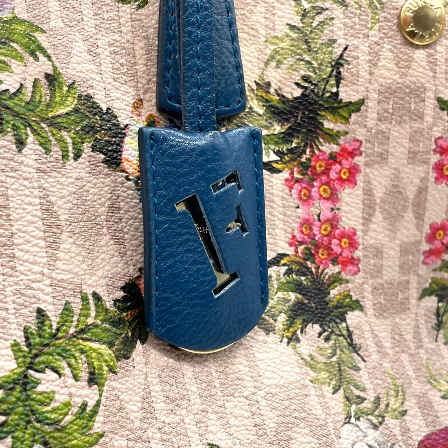 FURLA フルラ トートバッグ PVC レザー マルチカラー ゴールド金具 花柄 ボタニカル 総柄 肩掛け可 ロゴ レディース U13