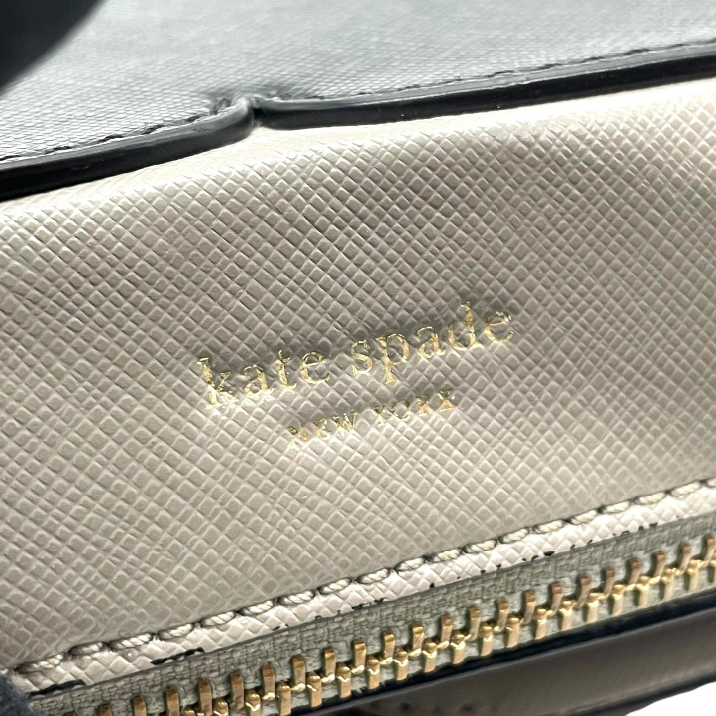 ケイトスペード kate spade ニコラ 2WAY ハンドバッグ ショルダーバッグ ミニバッグ 黒 ブラック グレー レザー シルバー金具 クロスボディ 斜め掛け可 カメラバッグ レディース S30