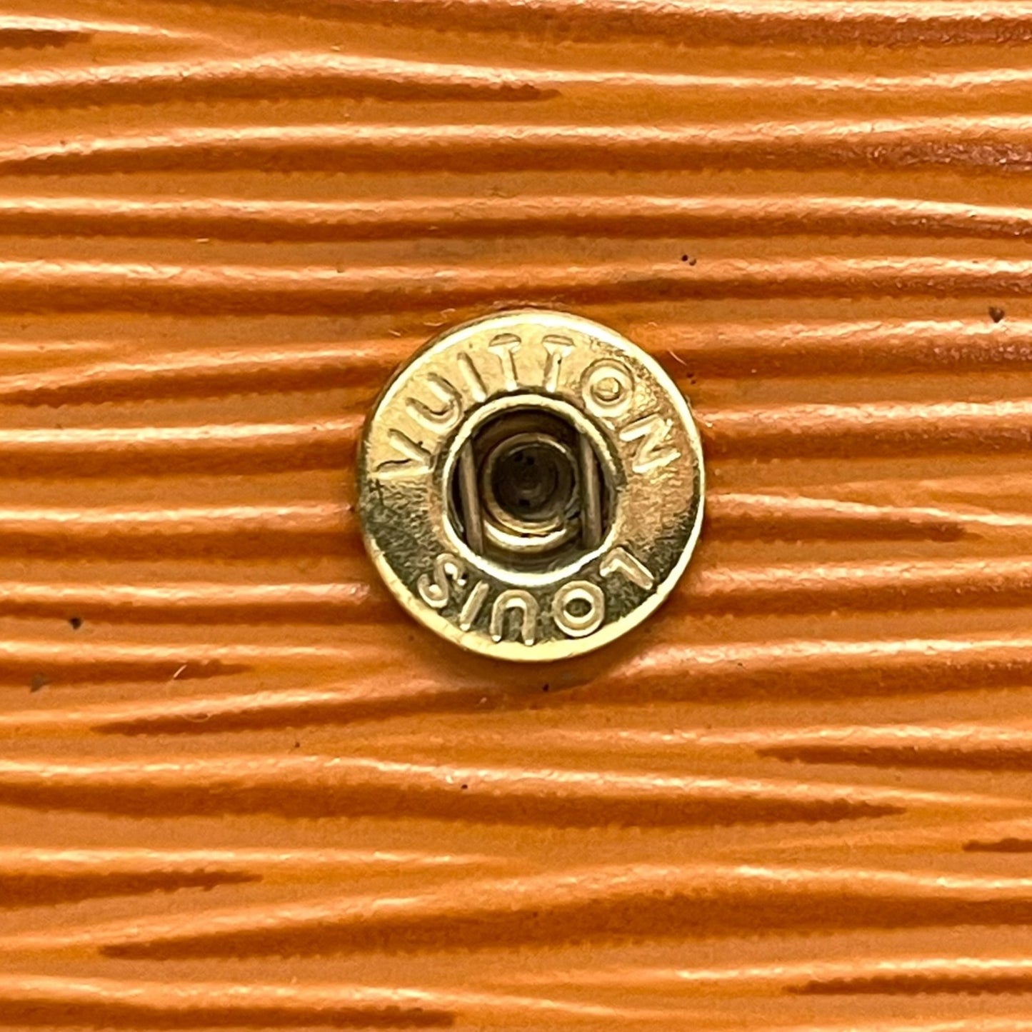 ルイ・ヴィトン Louis Vuitton ミュルティクレ6 M63813 エピ 6連キーケース ブラウン レザー ゴールド金具 メンズ レディース M5