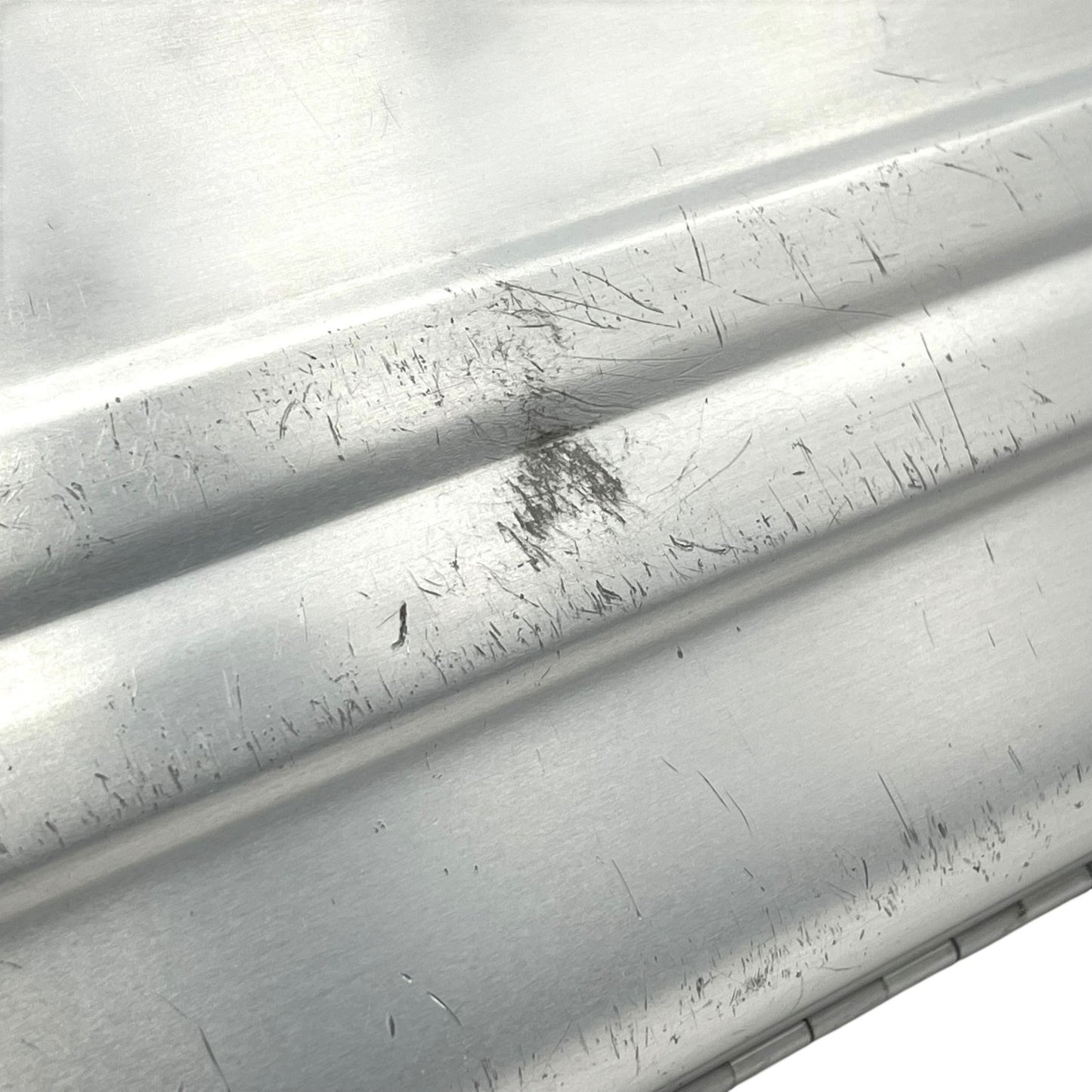 ZERO HALLIBURTON ゼロハリバートン アルミ アタッシュケース シルバー ビジネス ケース ハードケース 金属製 企業用 モダンデザイン 29×42×10cm C