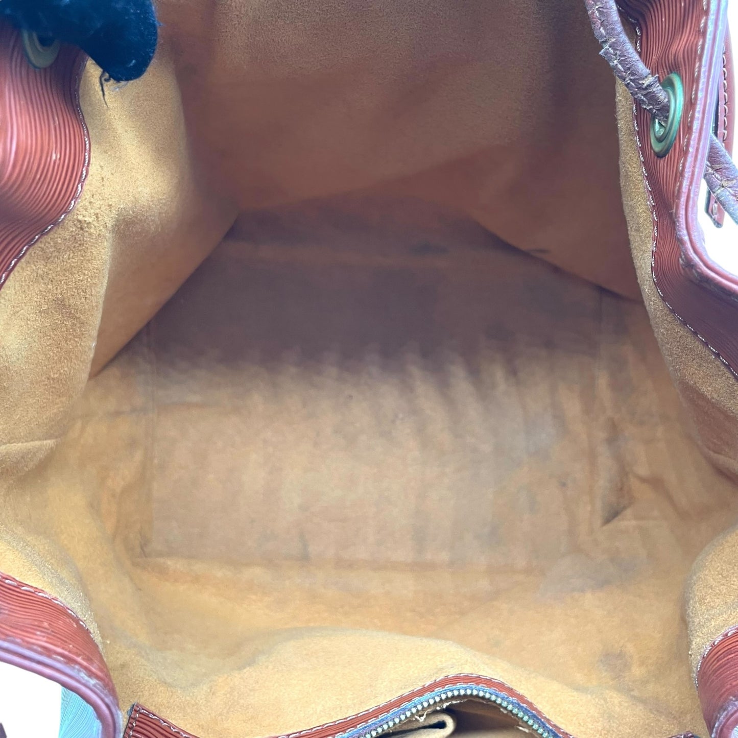 ルイヴィトン エピ プチノエ レディース ショルダーバッグ 巾着 レザー ブラウン ゴールド金具 ファスナーポケット F