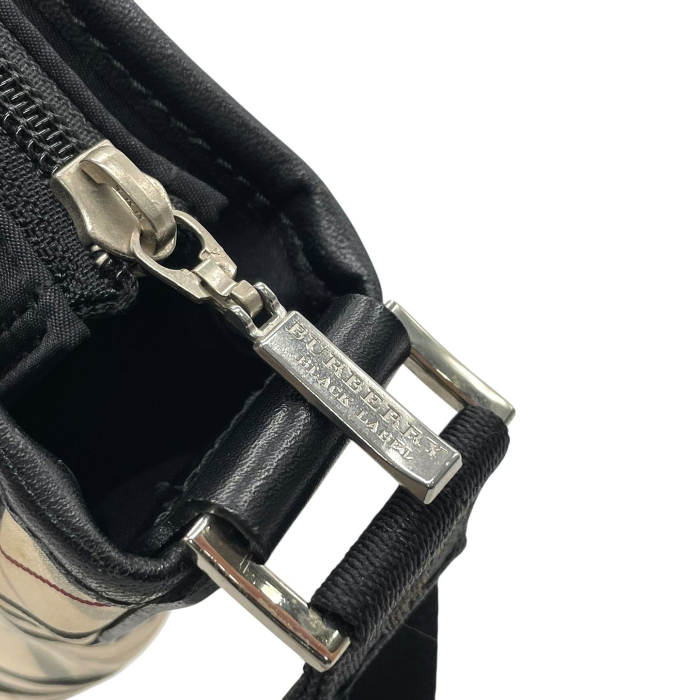 美品 BURBERRY BLACK LABEL バーバリー ショルダーバッグ ナイロン レザー ノバチェック ベージュ 黒 ブラック シルバー金具 斜め掛け メンズ レディース K11