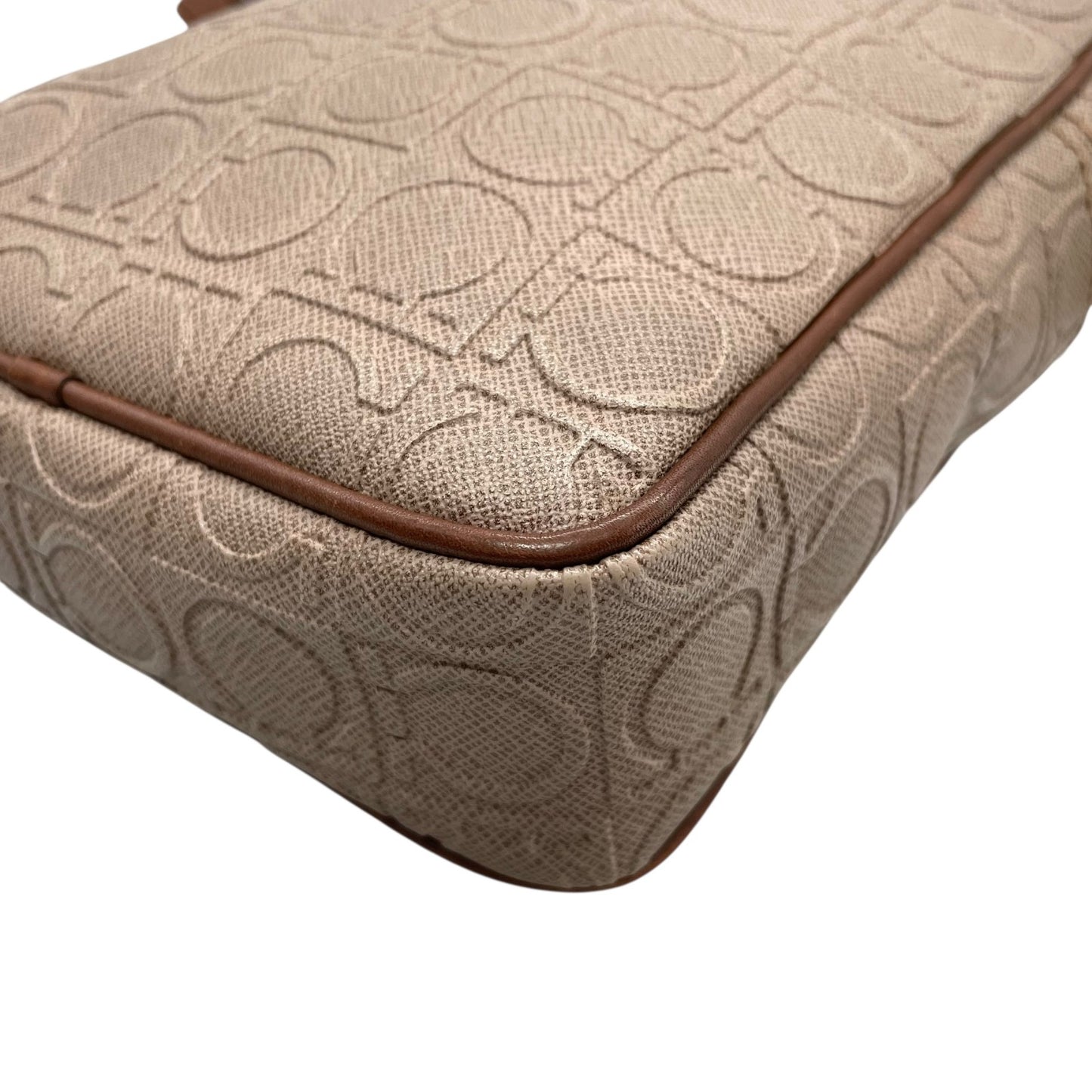 美品 Salvatore Ferragamo フェラガモ ガンチーニ ショルダーバッグ PVC レザー ベージュ ブラウン ゴールド金具 クロスボディ ポシェット 斜め掛け レディース K11