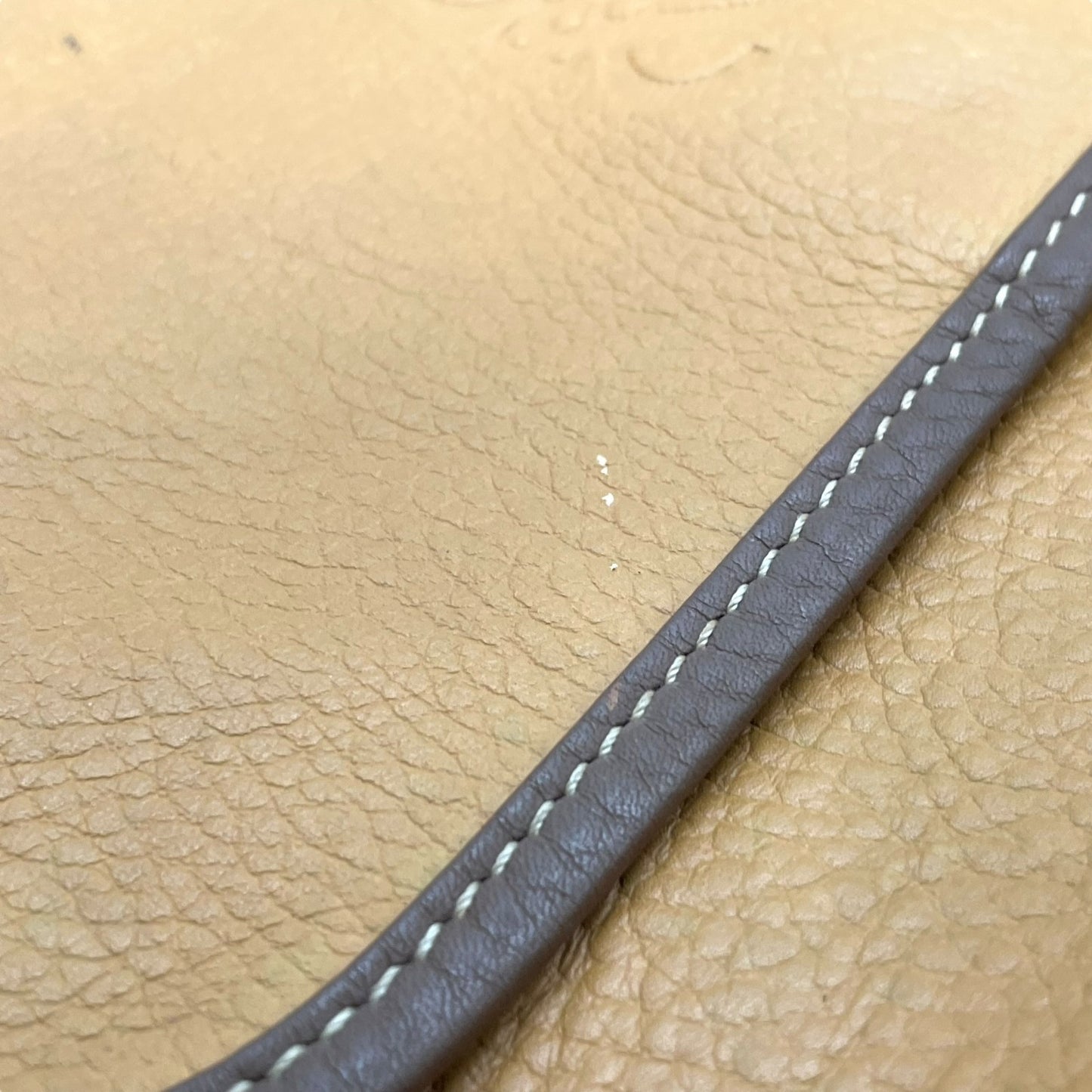 Authentic LOEWE Anagram Leather Shoulder Bag Camel Brown Embossed Logo Crossbody Vintage Archive Women