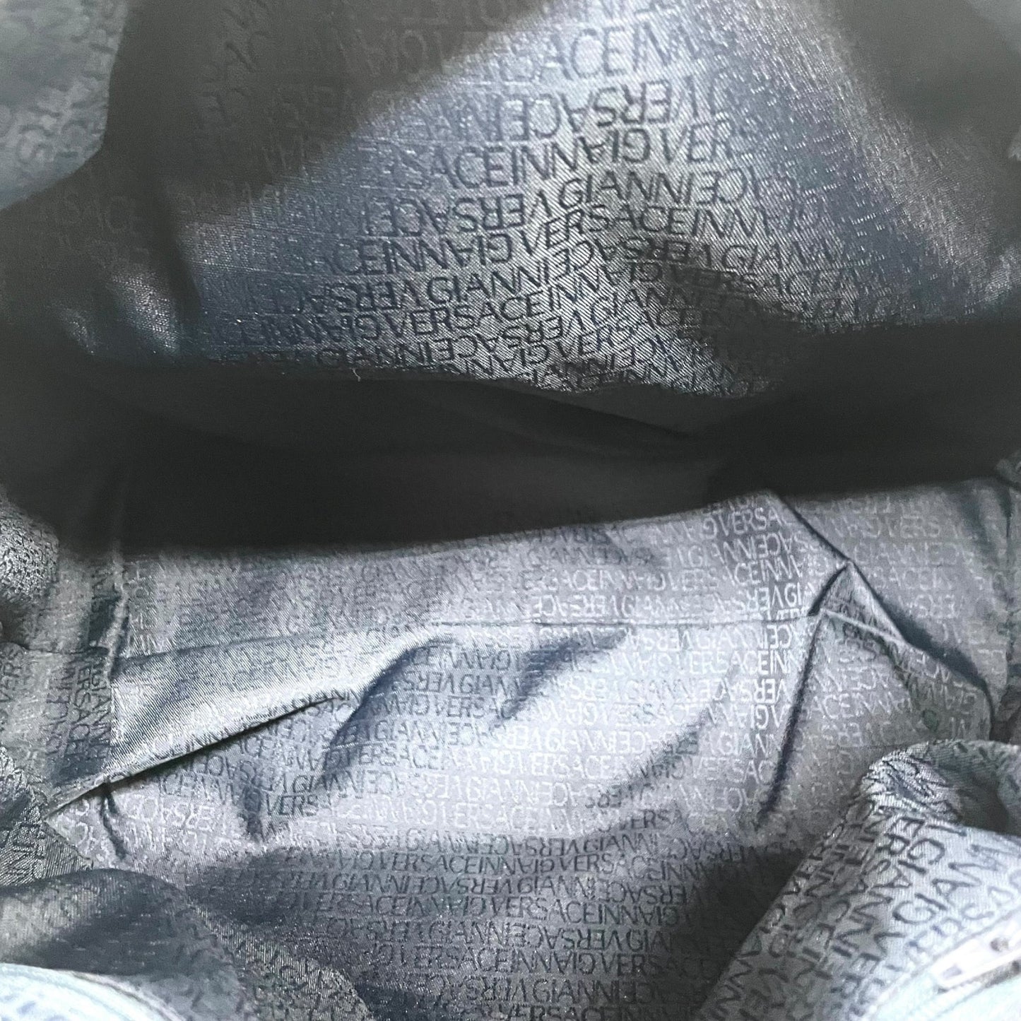 美品 GIANNNI VERSACE ジャンニヴェルサーチェ ショルダーバッグ ボストンバッグ メデューサ ブラック 黒 ナイロン×エンボスレザー ゴールド金具 ユニセックス A4