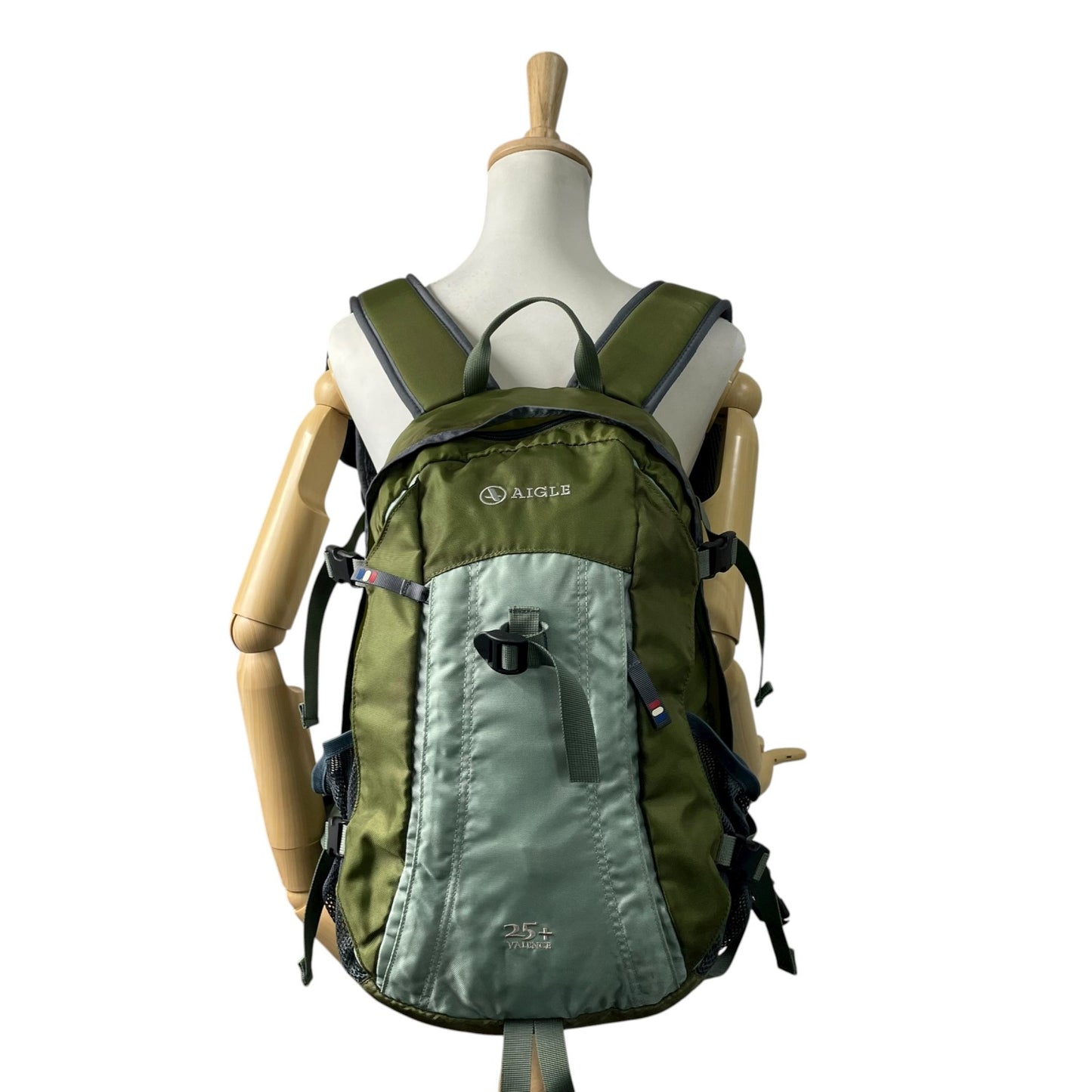 エーグル AIGLE リュックサック グリーン 緑 カーキ ナイロン キャンバス メンズ レディース バッグパック 登山 ハイキング U14