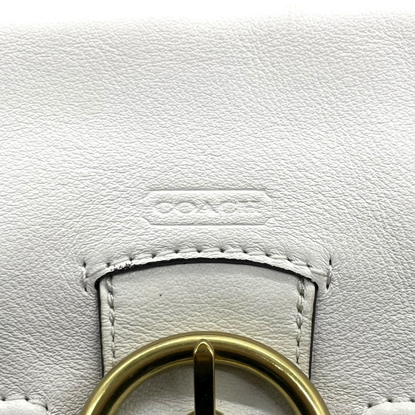 コーチ COACH ショルダーバッグ ワンショルダー レザー 白 ホワイト バックルデザイン 金金具 ゴールド金具 レディース T3