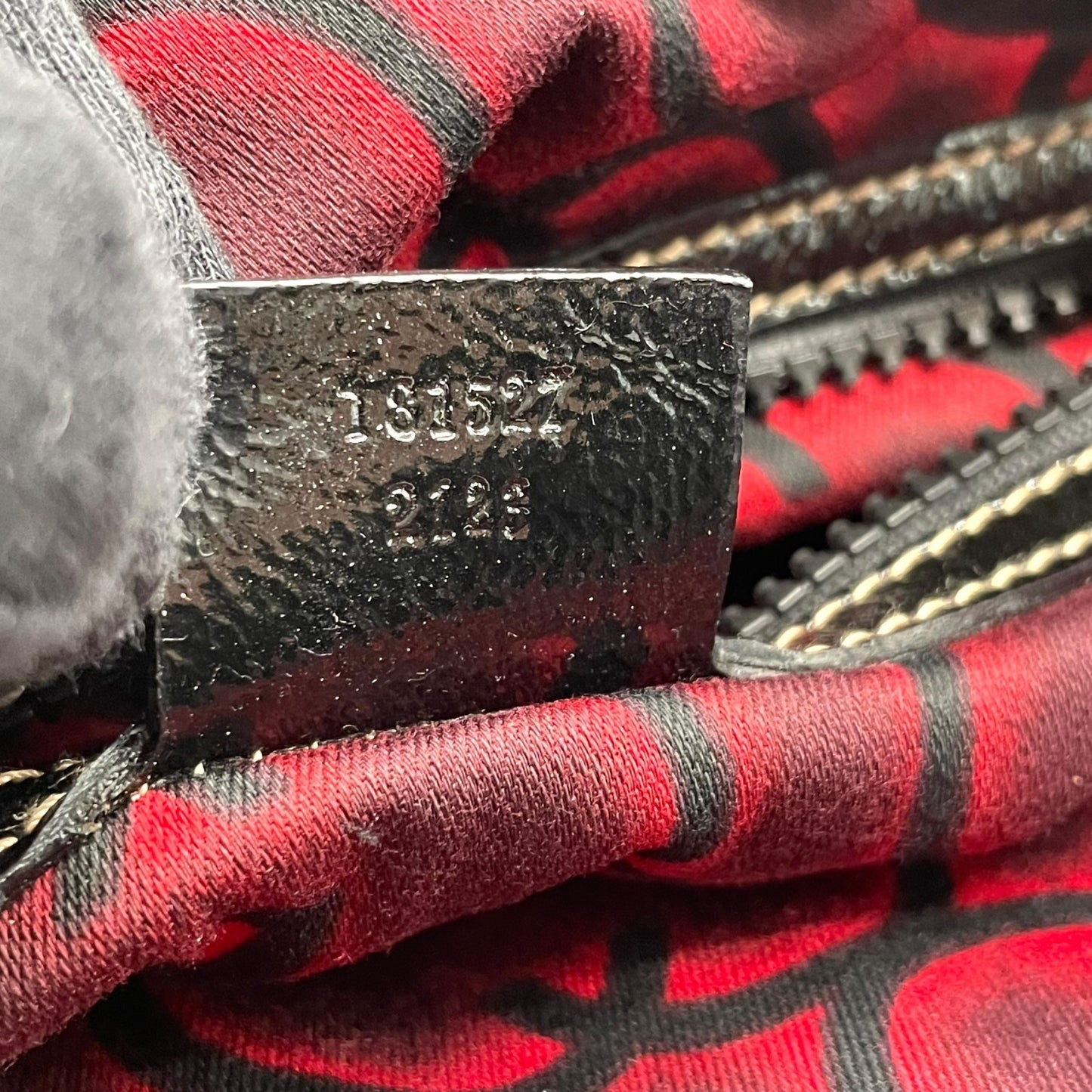 美品 グッチ GUCCI ハンドバッグ ショルダーバッグ ブラック 黒 2way パテントレザー インターロッキングG GGロゴ 手提げ 斜め掛け可 シルバー金具 レディース B2