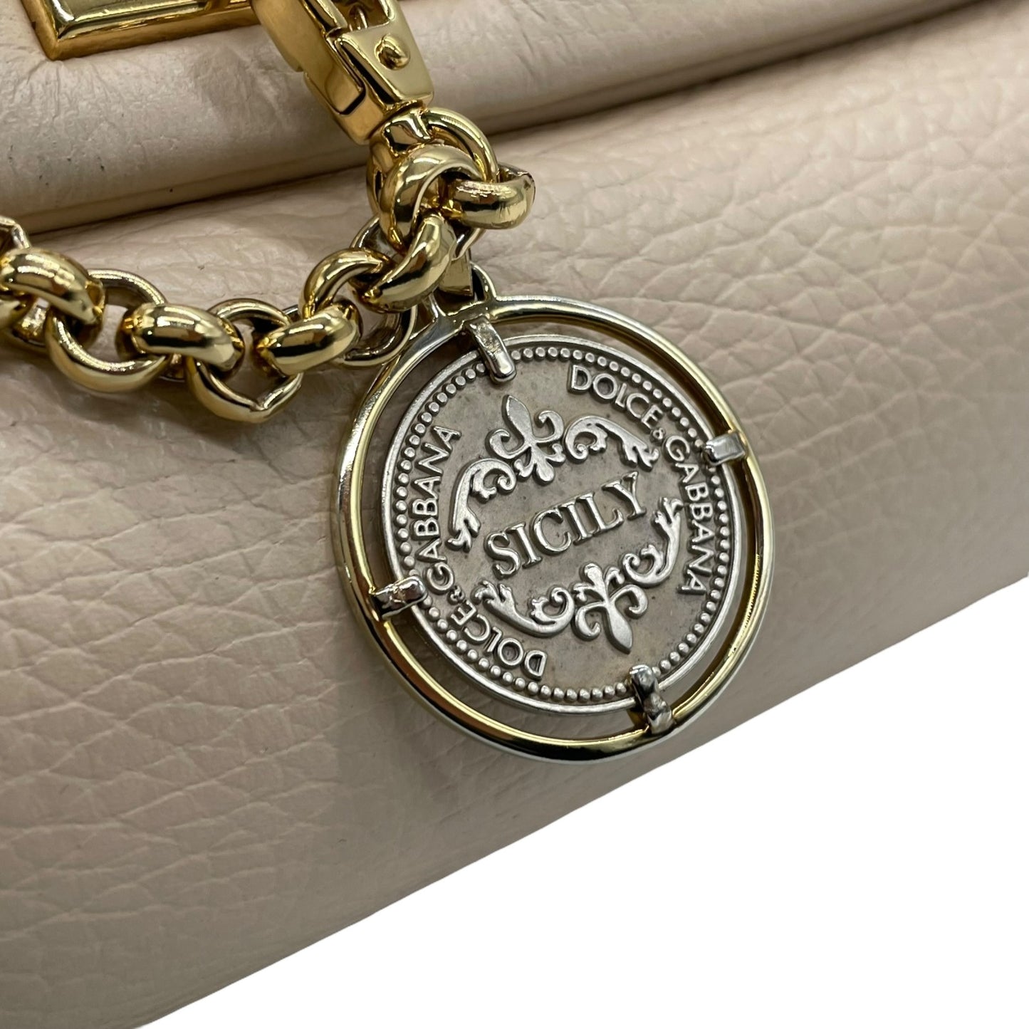 ドルチェ＆ガッバーナ Dolce&Gabbana ハンドバッグ SICILY シシリー ピンクベージュ レザー 肩掛け可 ゴールド金具 メダルタグ D&G ドルガバ ギャランティカード付き レディース D