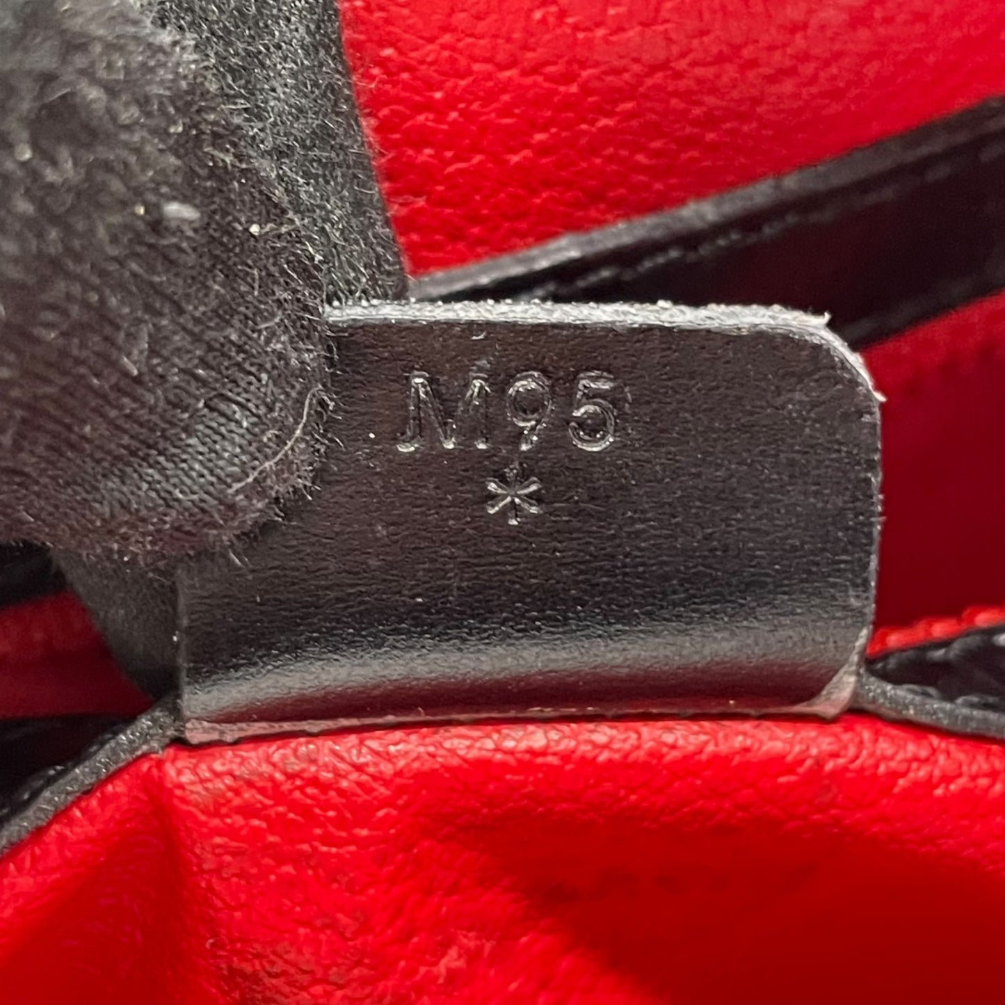 Authentic CELINE Vintage Grained Leather Shoulder Bag Black Gold Hardware Women's Zipper Closure