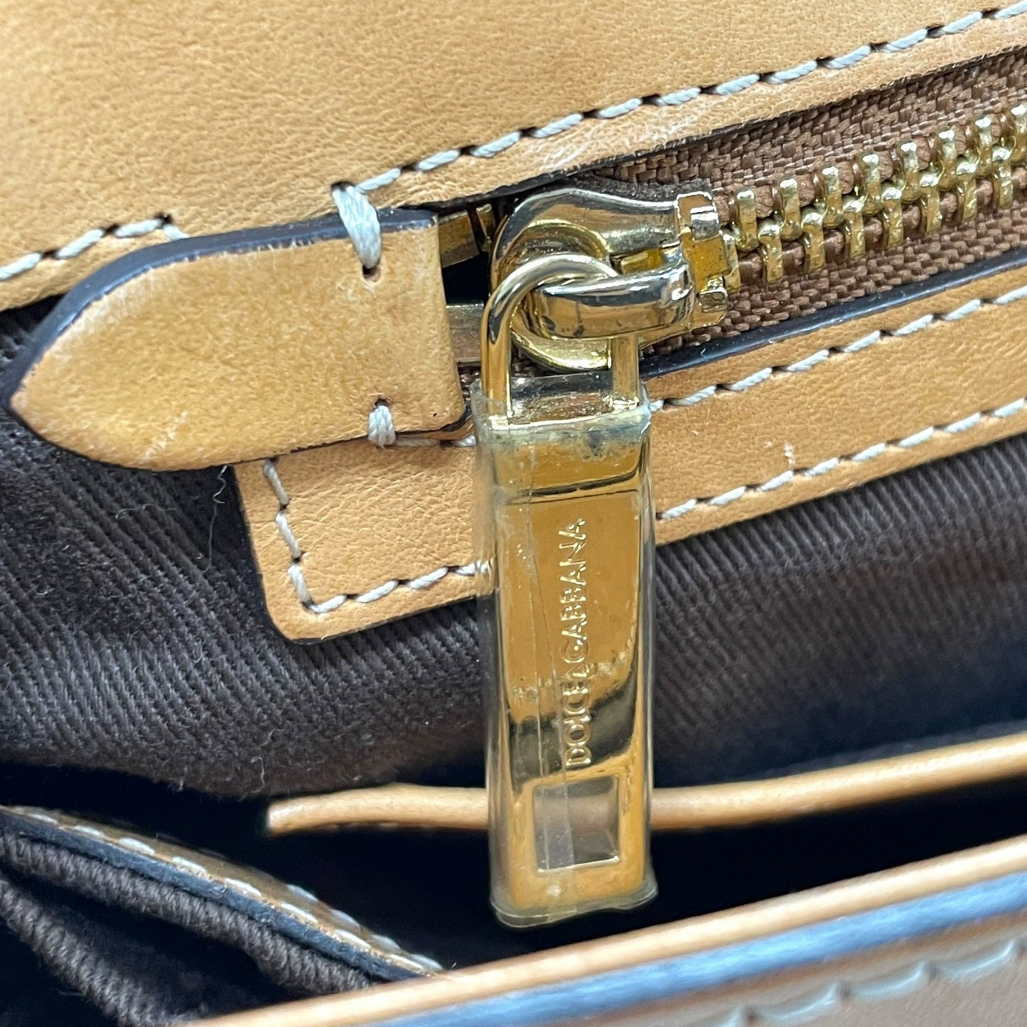 美品 DOLCE&GABBANA ドルチェ＆ガッパーナ シシリー 2WAY ハンドバッグ ショルダーバッグ ドルガバ レオパード ヒョウ柄 レザー PVC ブラウン 茶 ブラック 黒 レディース D&G ロゴプレート フラップ ゴールド金具 斜め掛け可 K4