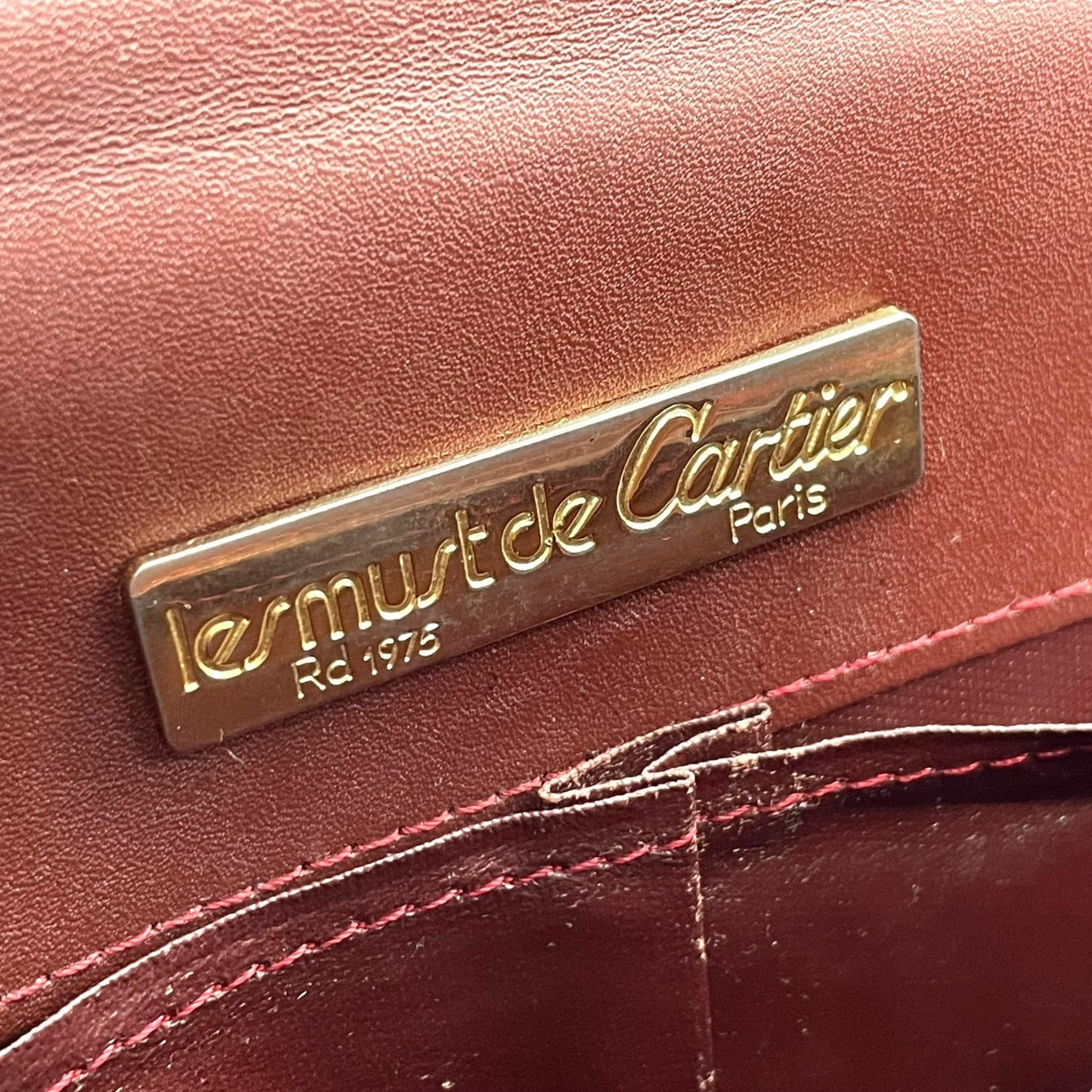 Cartier カルティエ マストライン ショルダーバッグ 赤 ボルドー ワインレッド レザー ゴールド金具 肩掛け可 斜め掛け可 2Cモチーフ マストドゥカルティエ ヴィンテージ レディース E2