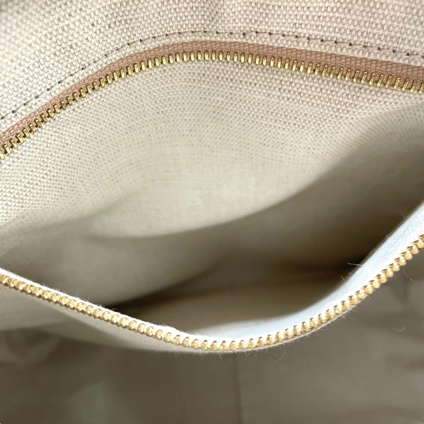 未使用品 BALLY バリー リュックサック バックパック ピンクベージュ レザー チェーン ゴールド金具 VALMA レディース ギャランティカード付き Q