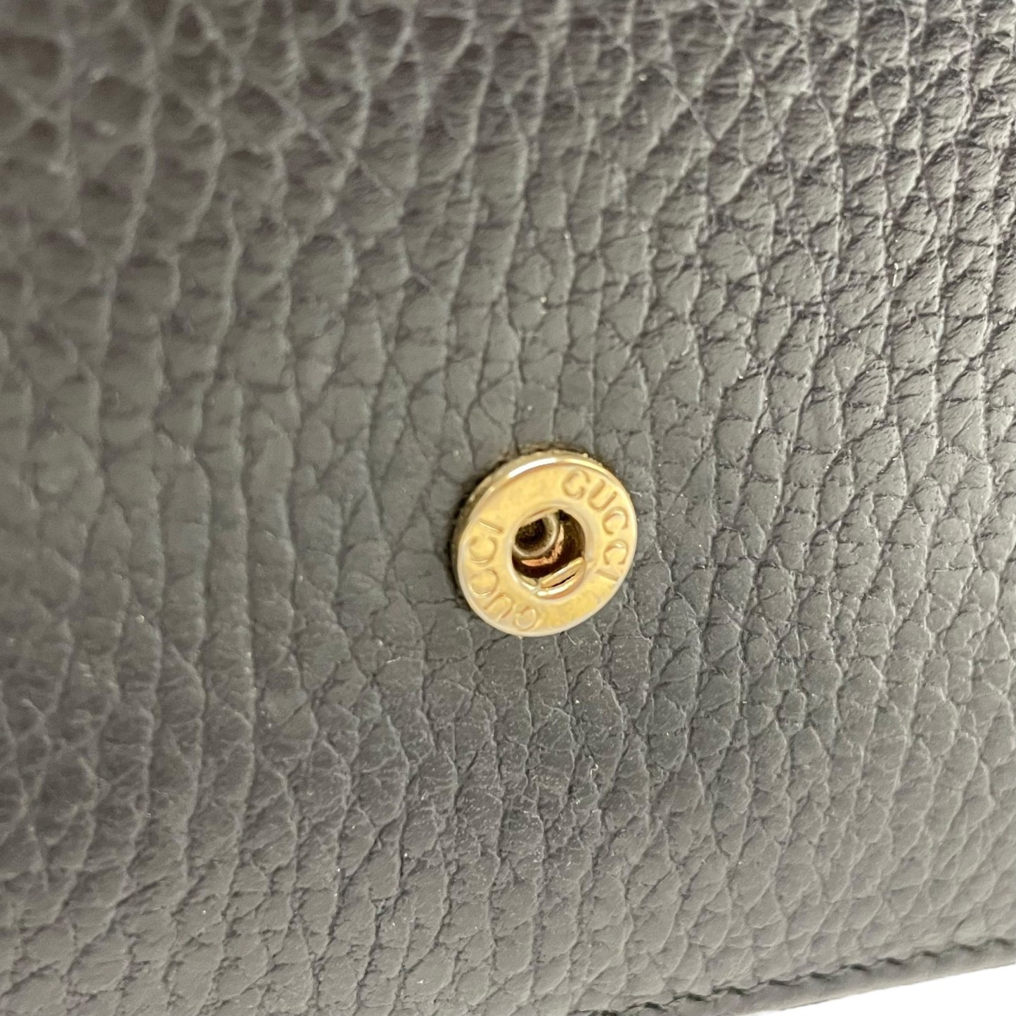 美品 GUCCI グッチ インターロッキングG ウォレットバッグ 510314 チェーンショルダー 長財布 ショルダーバッグ 黒 ブラック レザー ゴールド金具 GG 斜め掛け 箱付き レディース W1